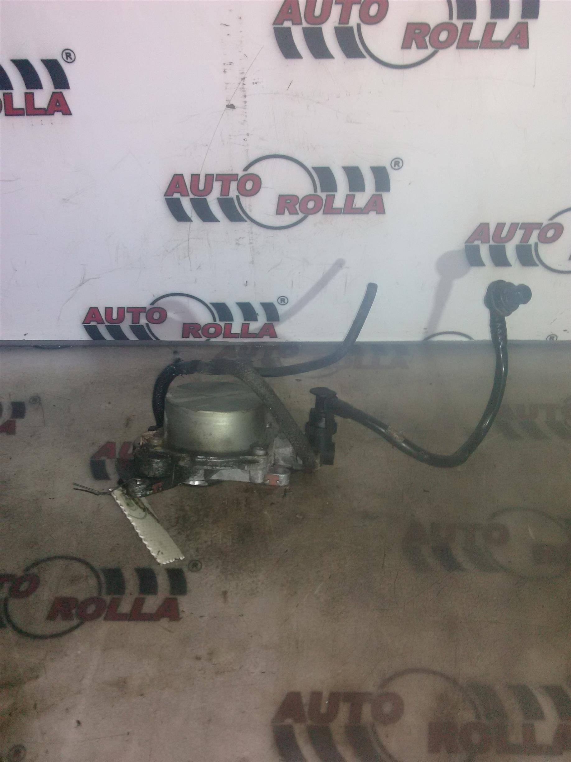 Pompa vacuum Renault Trafic 2.0 D E5 an 2013