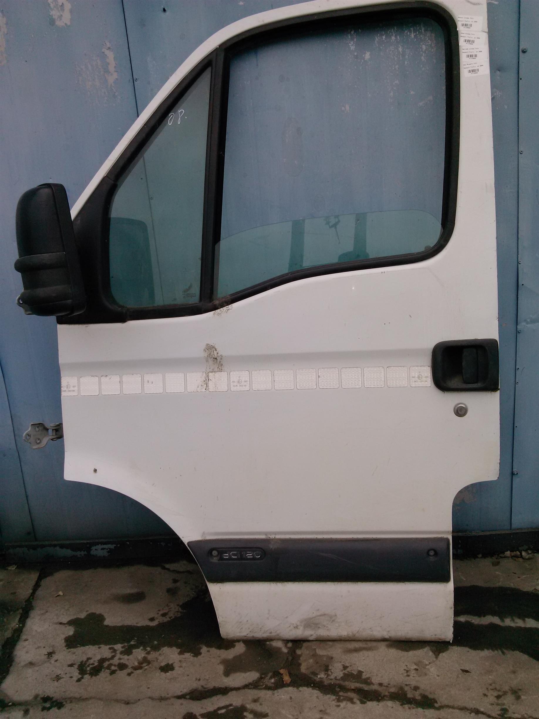 Macara stanga fata Renault Trafic, an 2008