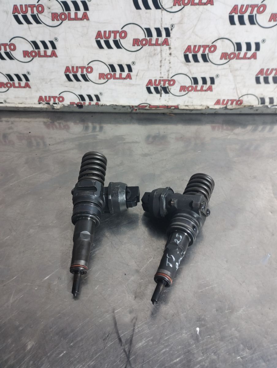 Injectoare 2 bucati Volkswagen T5 2.5d an 2007
