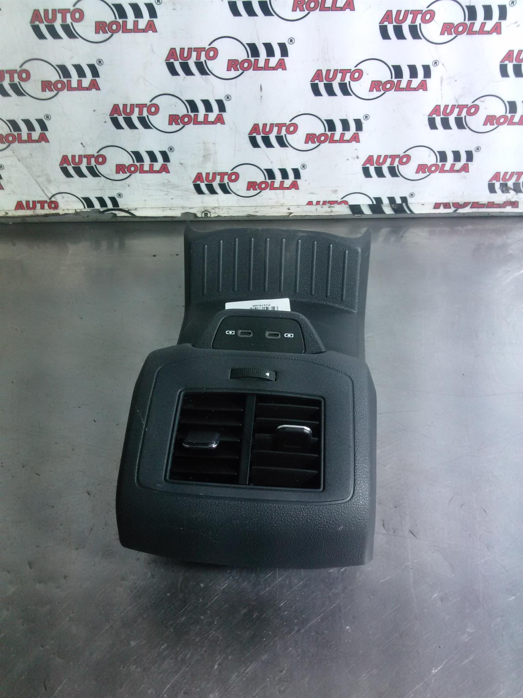 Grile aerisire spate Volkswagen T , 1.5TSI, an 2022, DXD