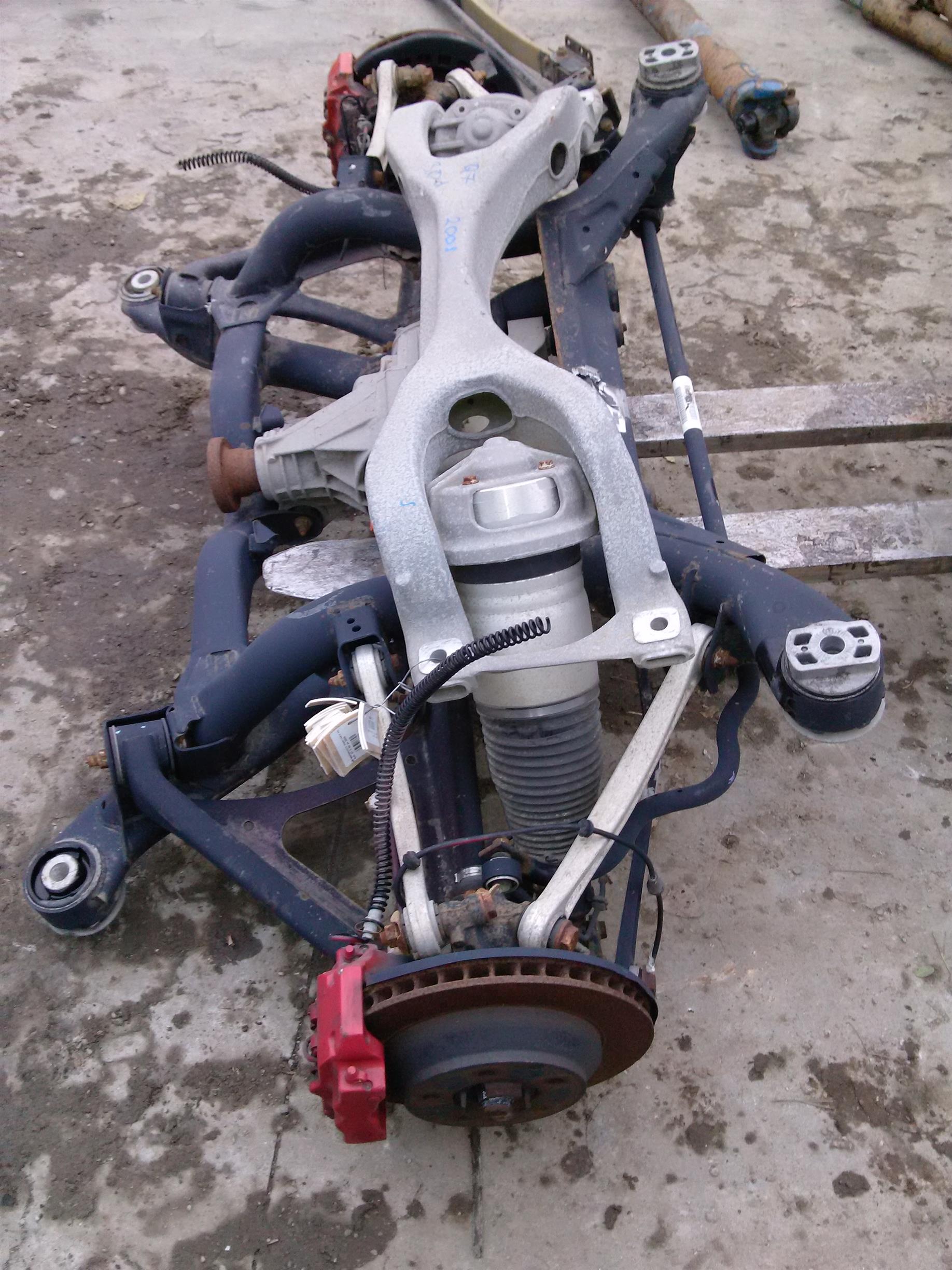 Perna aer stanga spate Audi Q7 3.0d an 2008