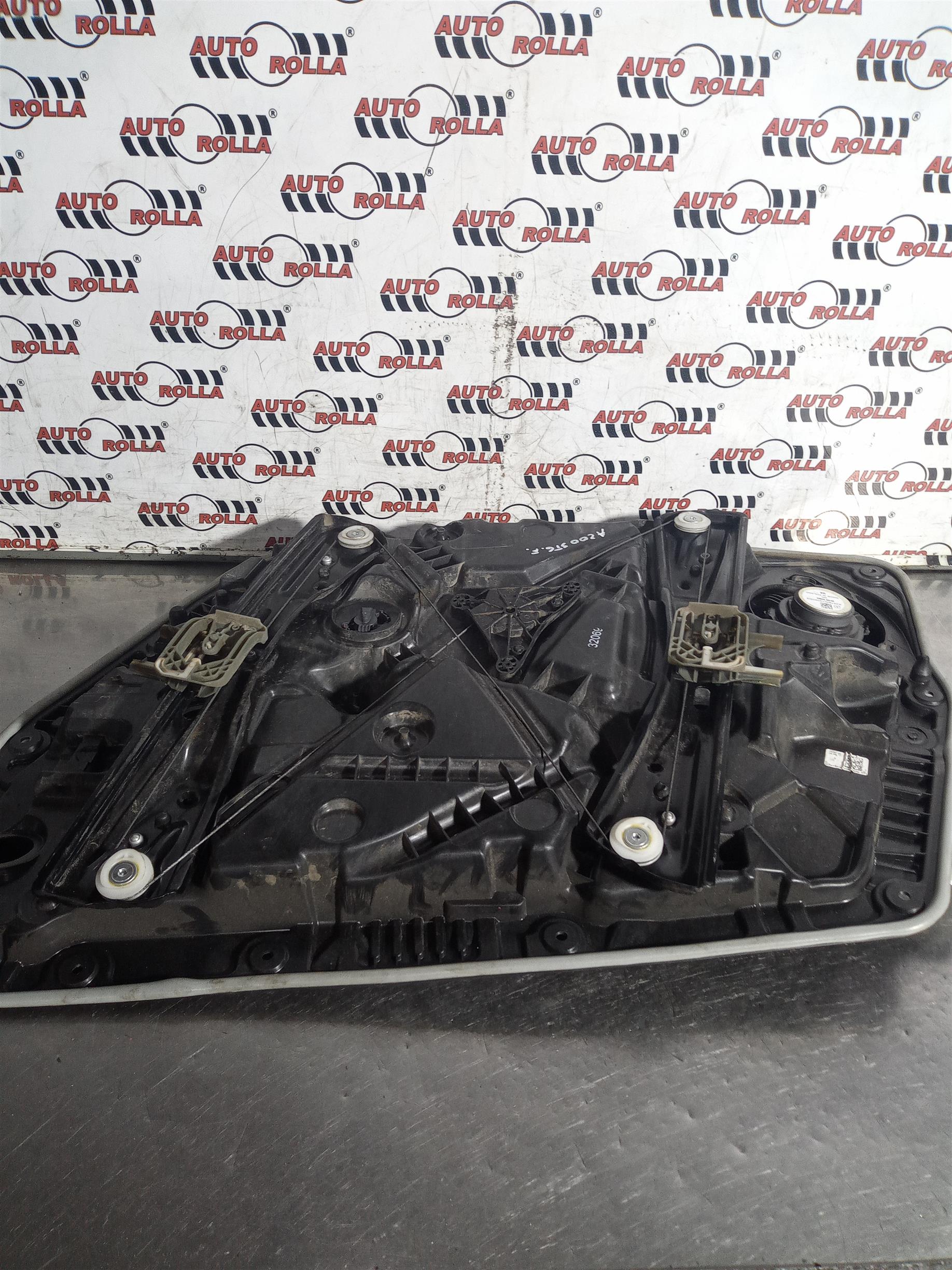 Macara usa stanga fata Mercedes A200 ,W177 ,A class , 1.3s , an 2020