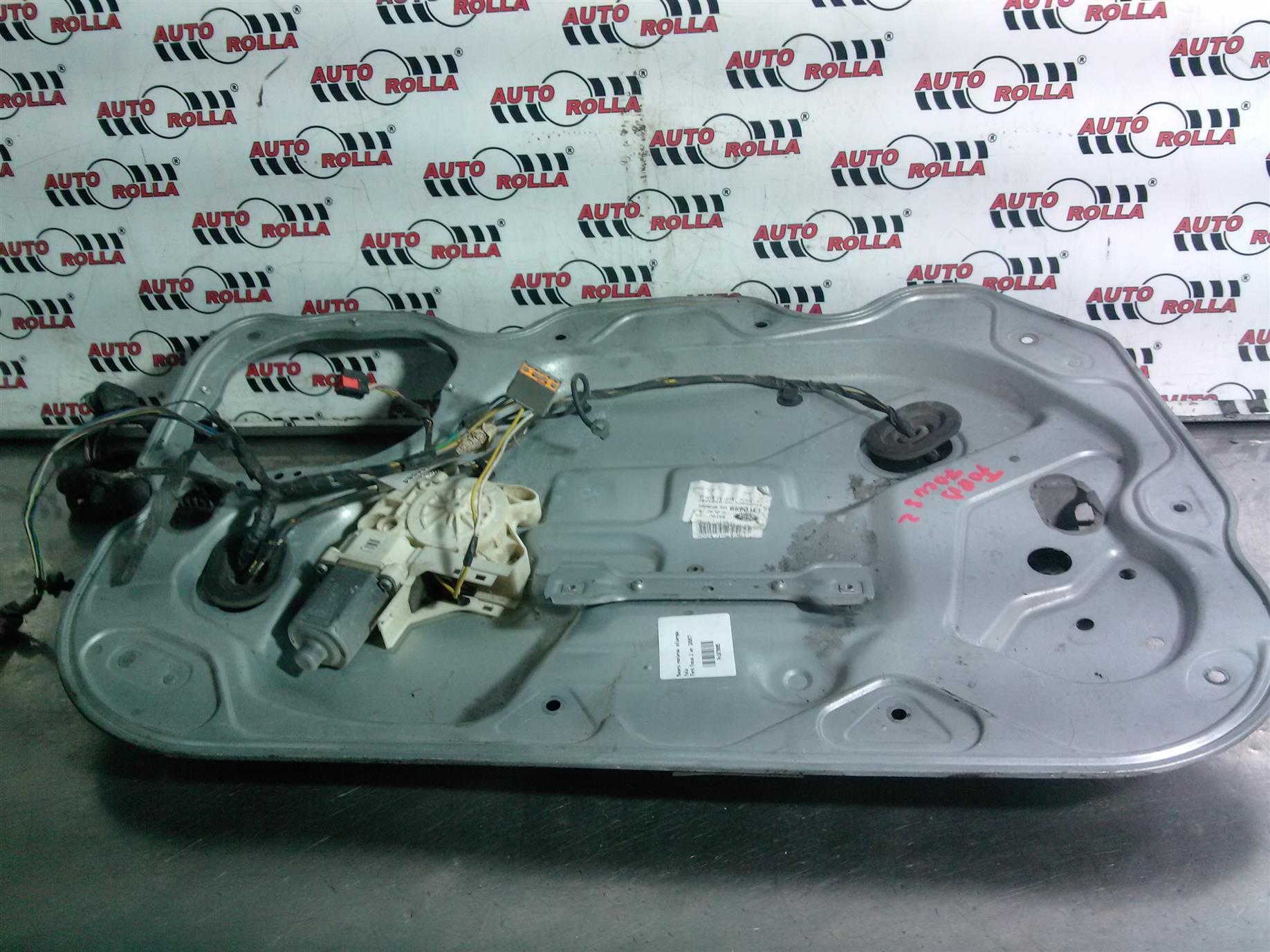 Macara +motoras stanga fata Ford Focus 2 an 2007