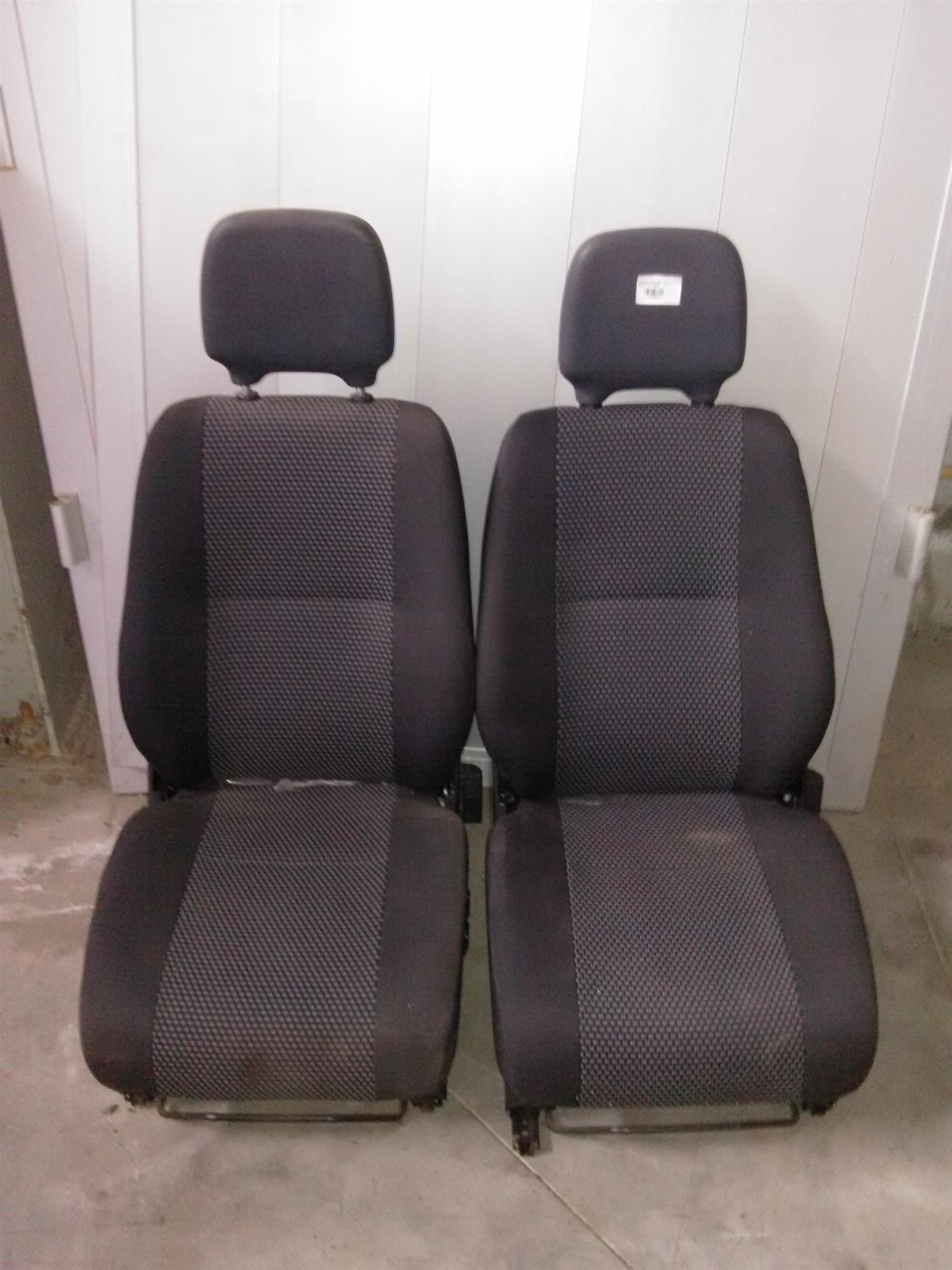 scaune fata noi 2 buc Iveco Daily 4, an 2012