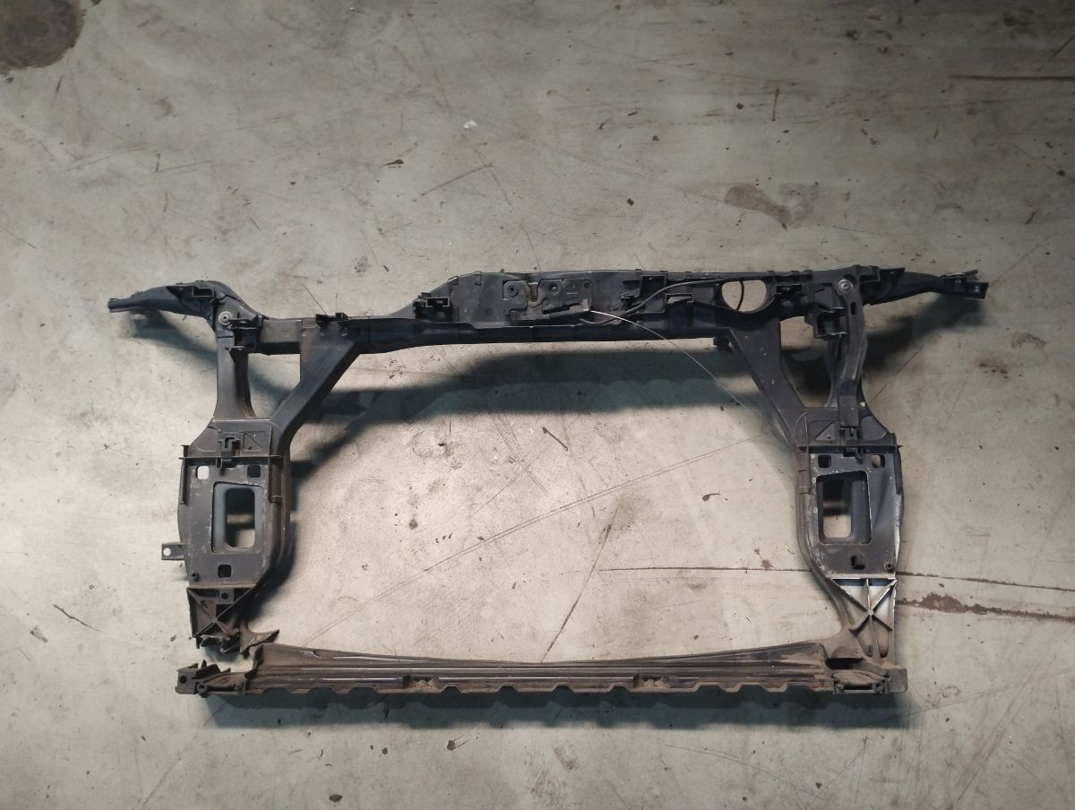 Trager rupt Audi Q5 2.0d an 2013