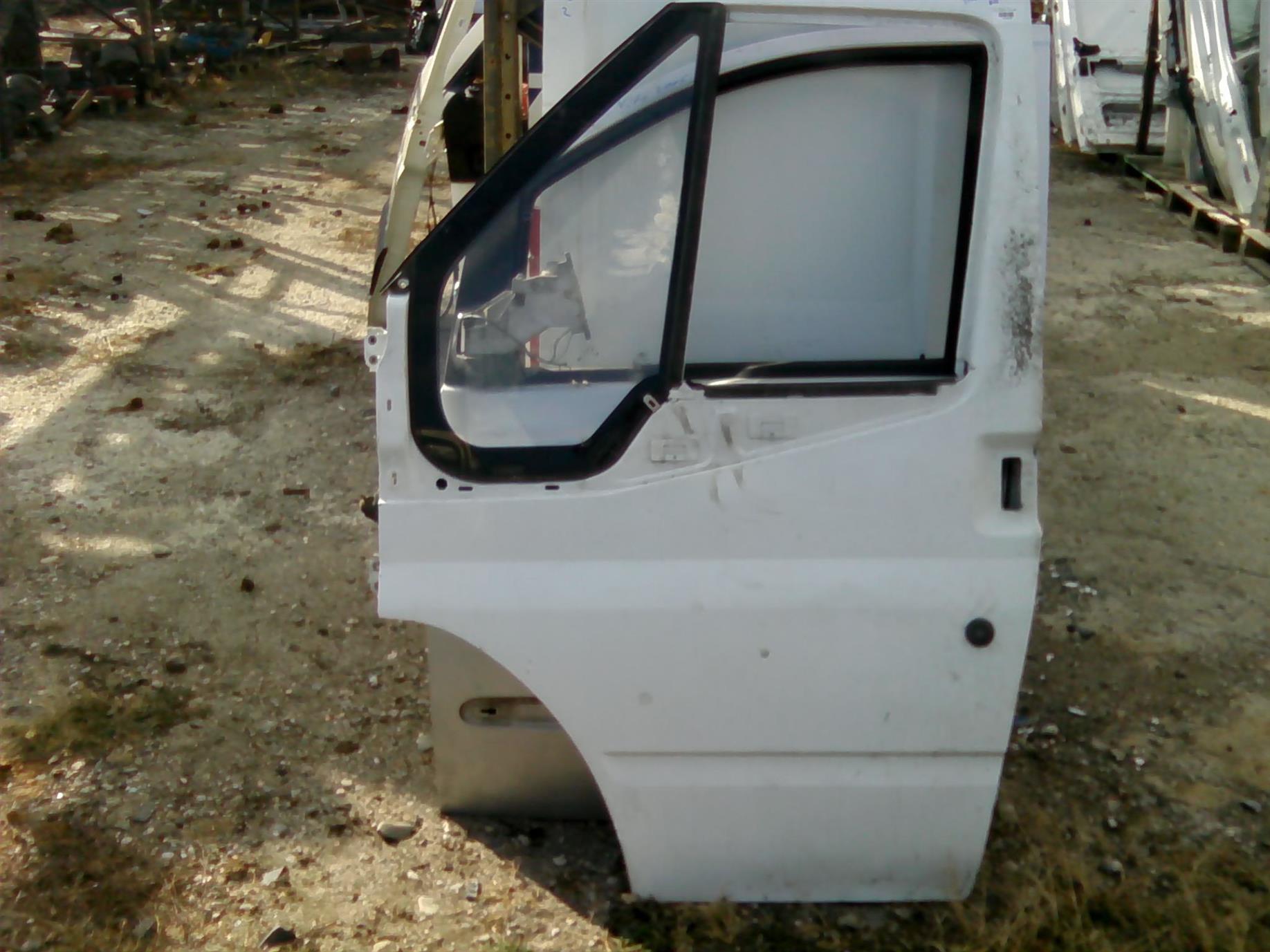 Usa stanga fata Ford Transit an 2008