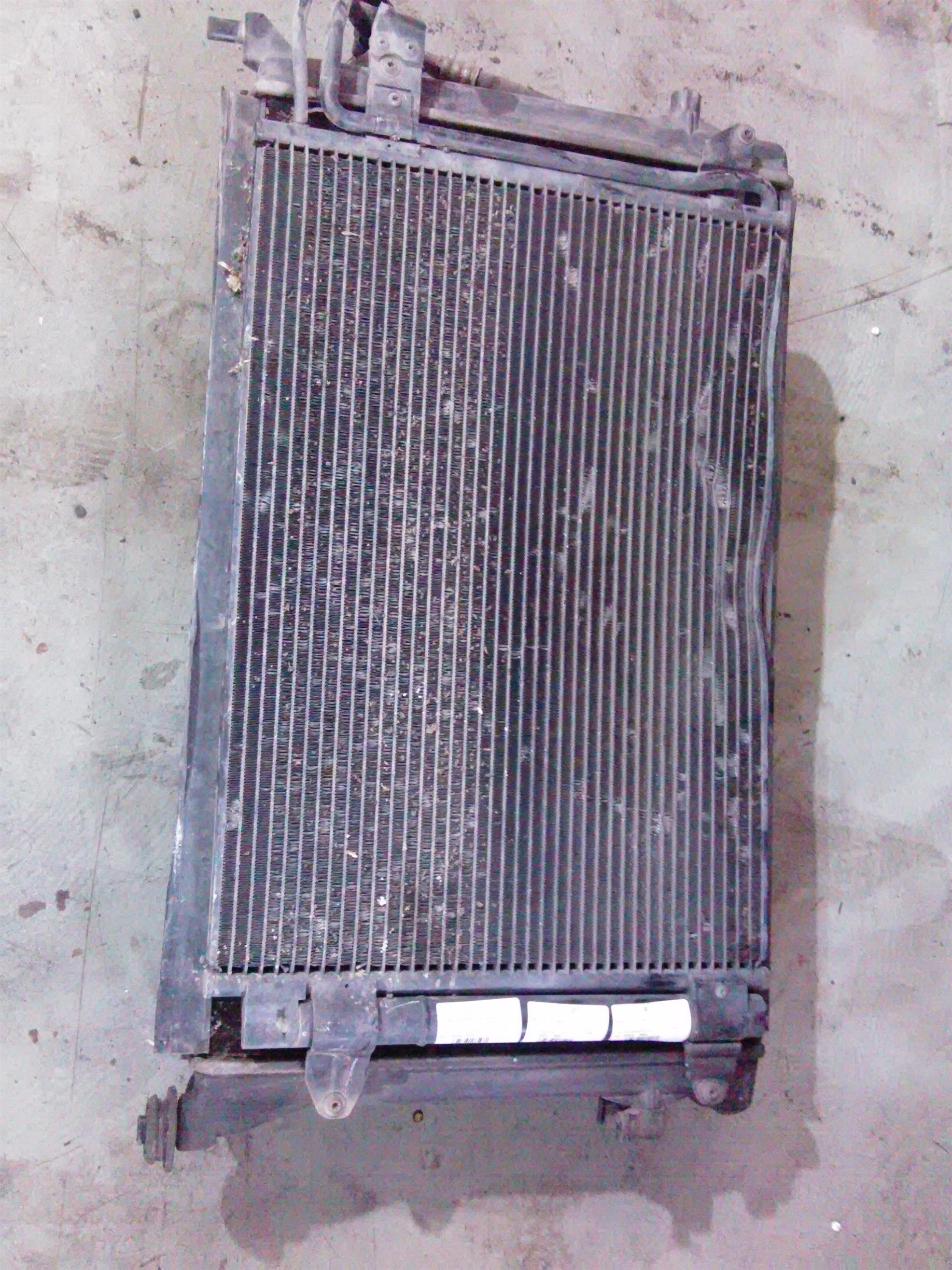 Radiator apa Volkswagen Golf 5, 1.6S, an 2004, BAG