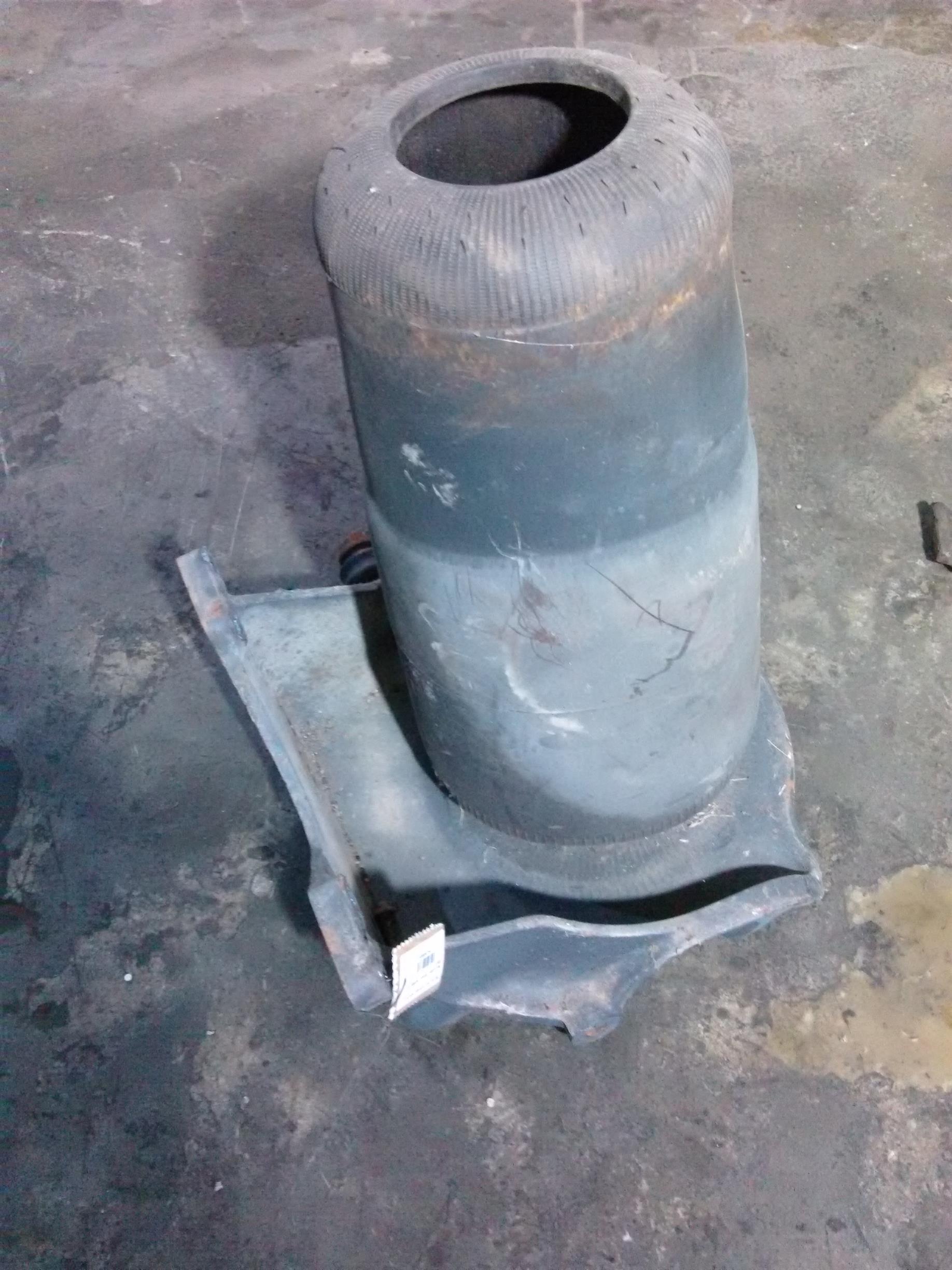Perna aer stanga spate Mercedes Atego 4200D an 2007