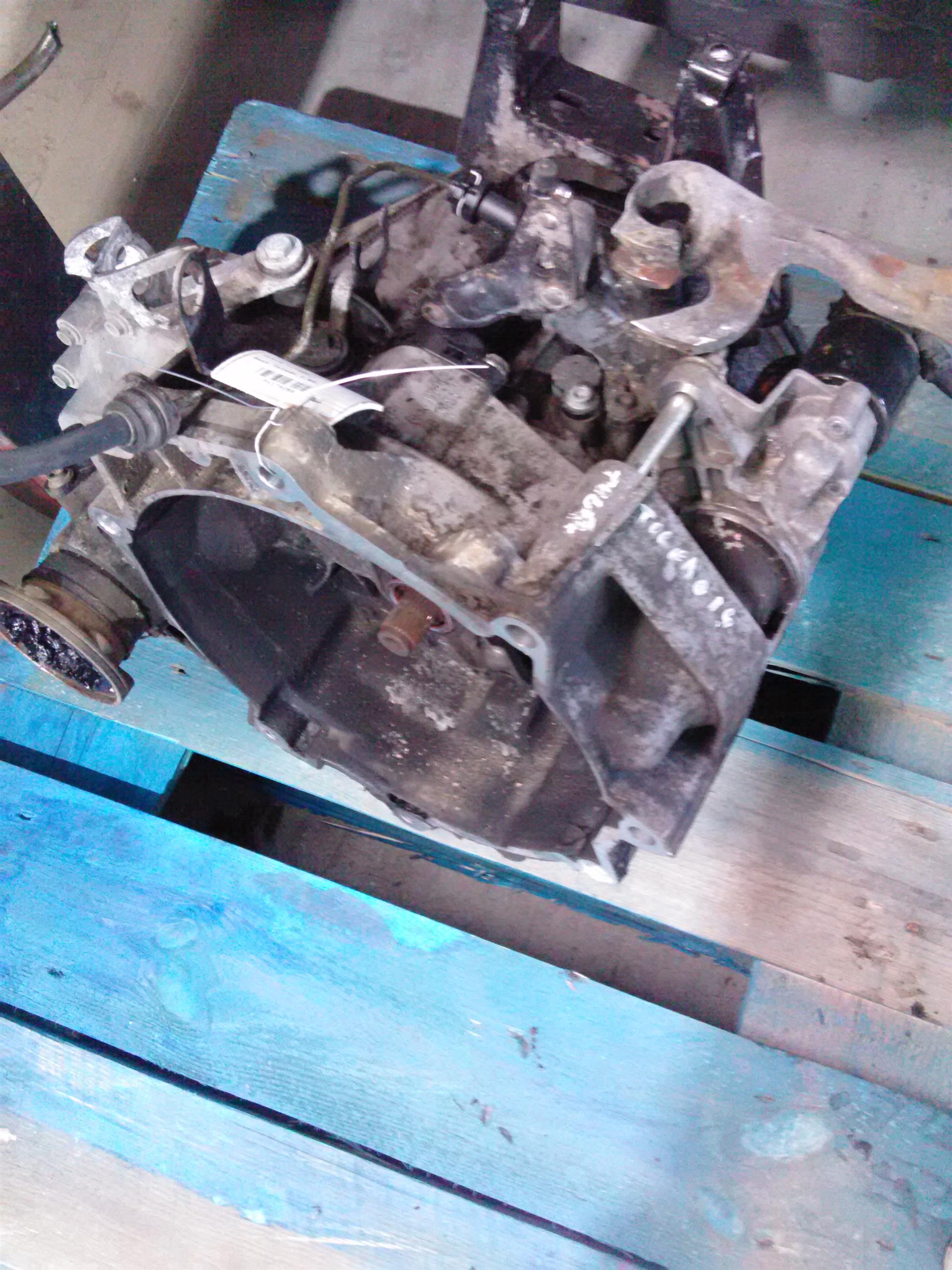 Cutie viteze Seat Toledo 1.6S.