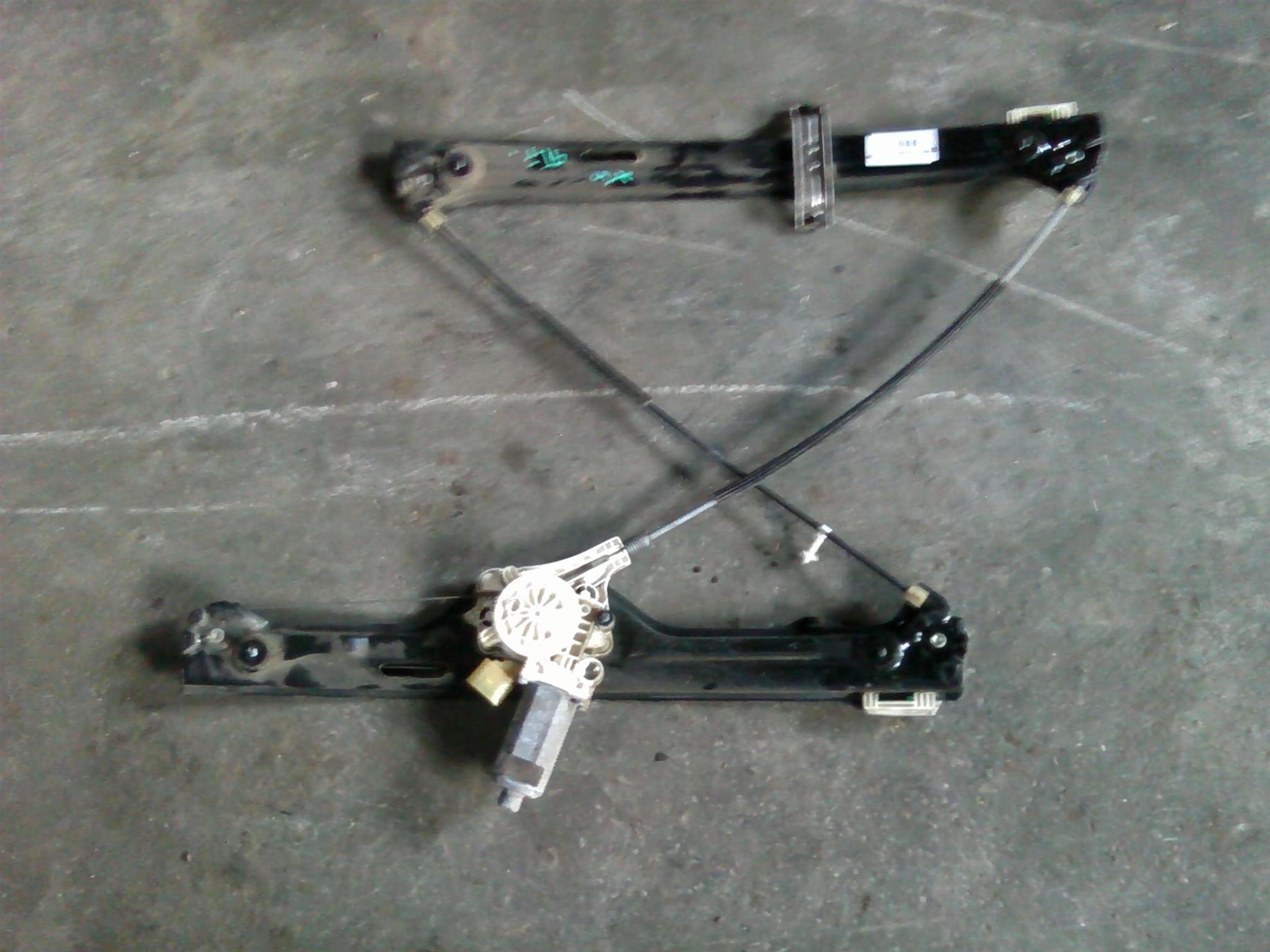 macara electrica stanga fata BMW X5 E70, an 2008
