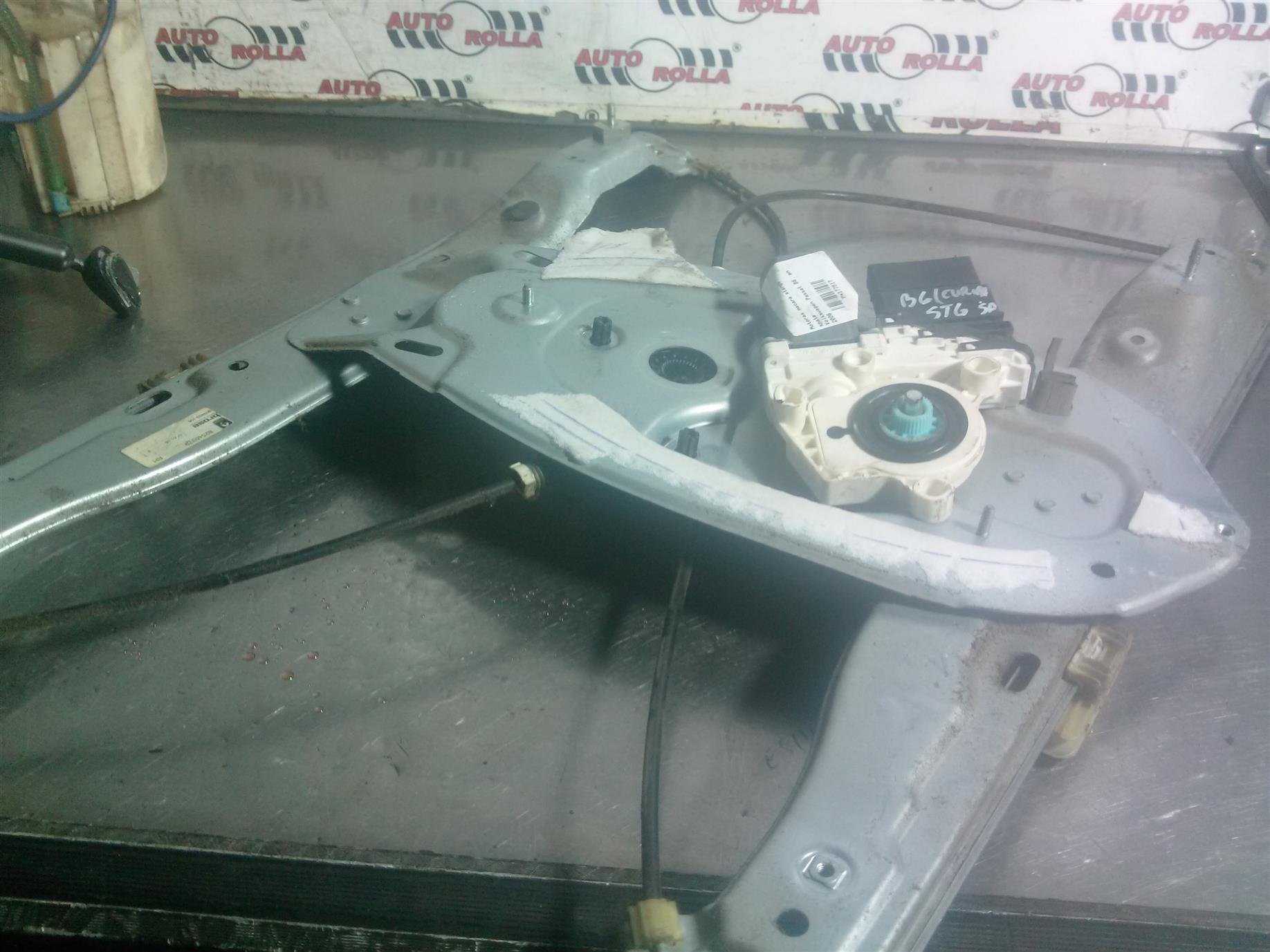 Motoras macara stanga spate Volkswagen Passat B6, an 2006