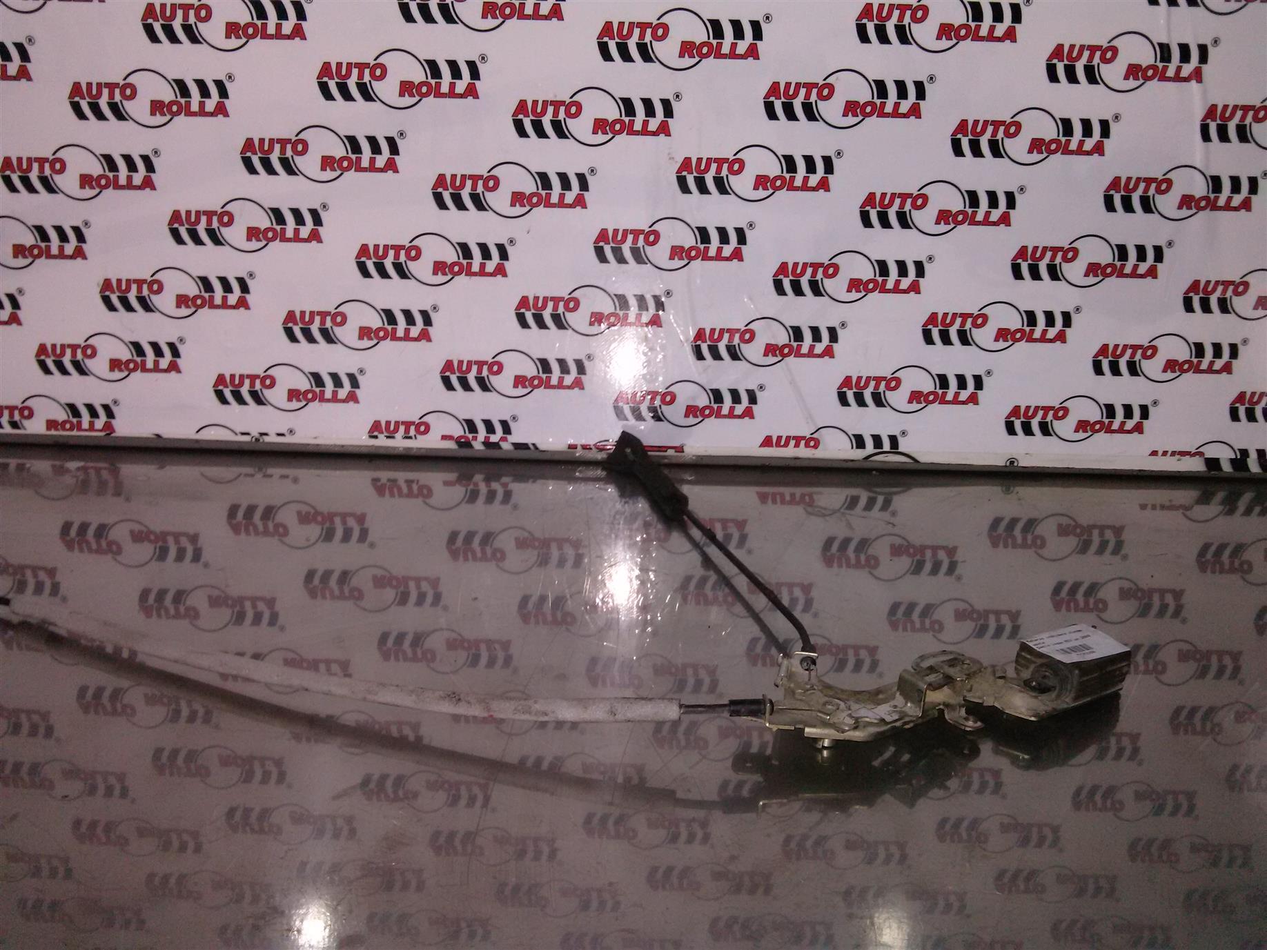 Motoras inchidere stanga spate Dacia Logan MCV an 2009
