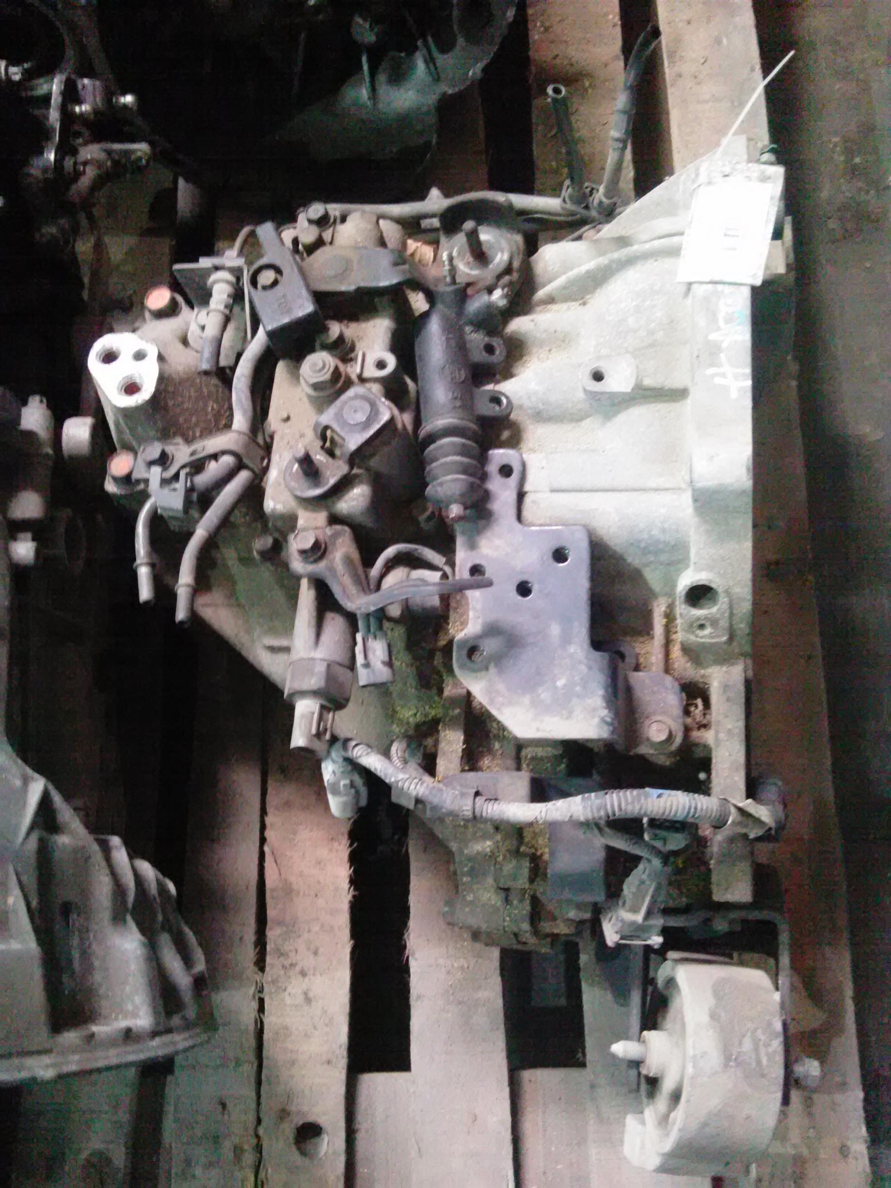cutie viteze mecanica si tampon Hyundai Accent 1.5CRDI, an 2008