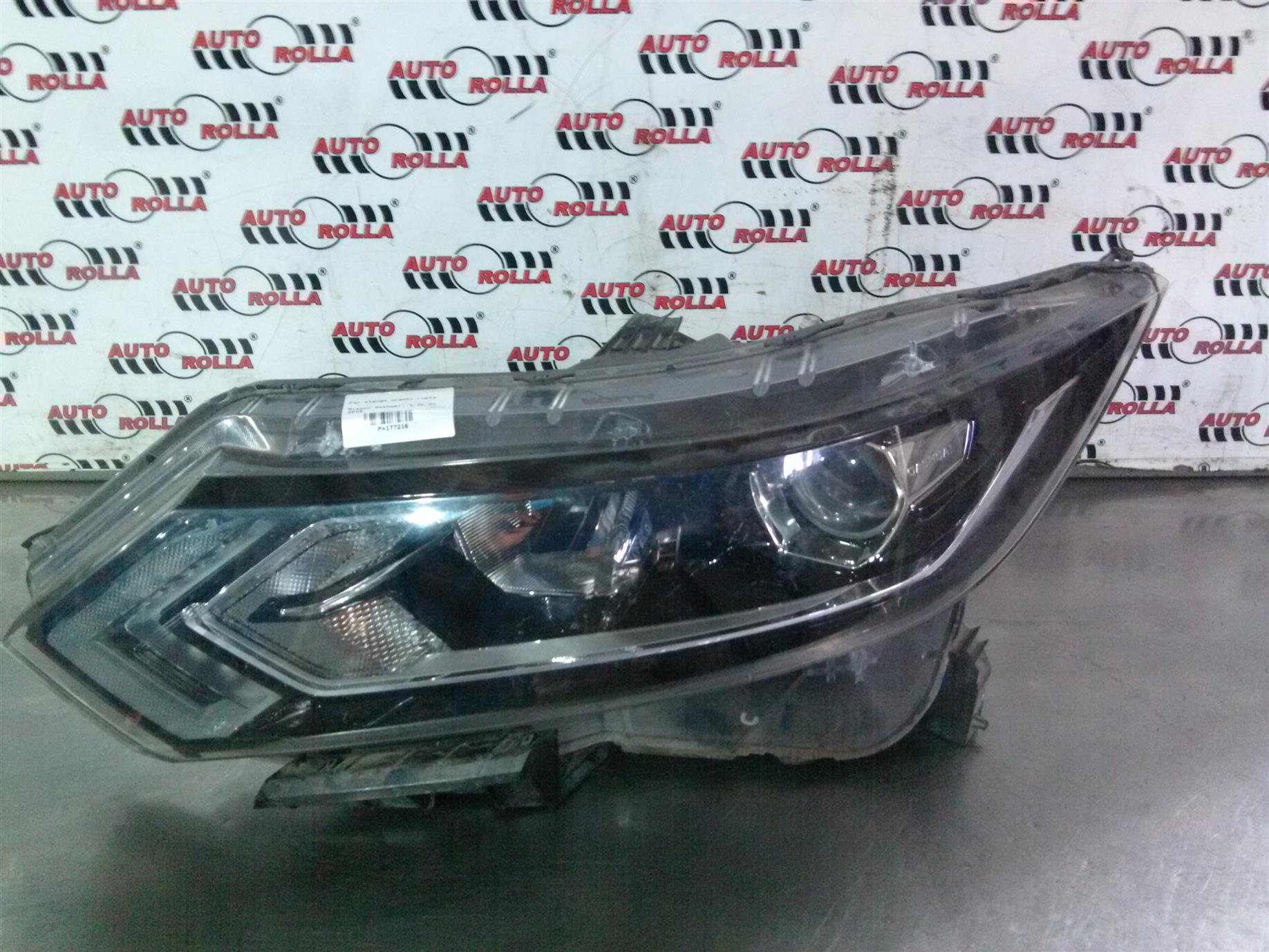 Far stanga urechi rupte Nissan Qashqai, 1.3s,an 2018