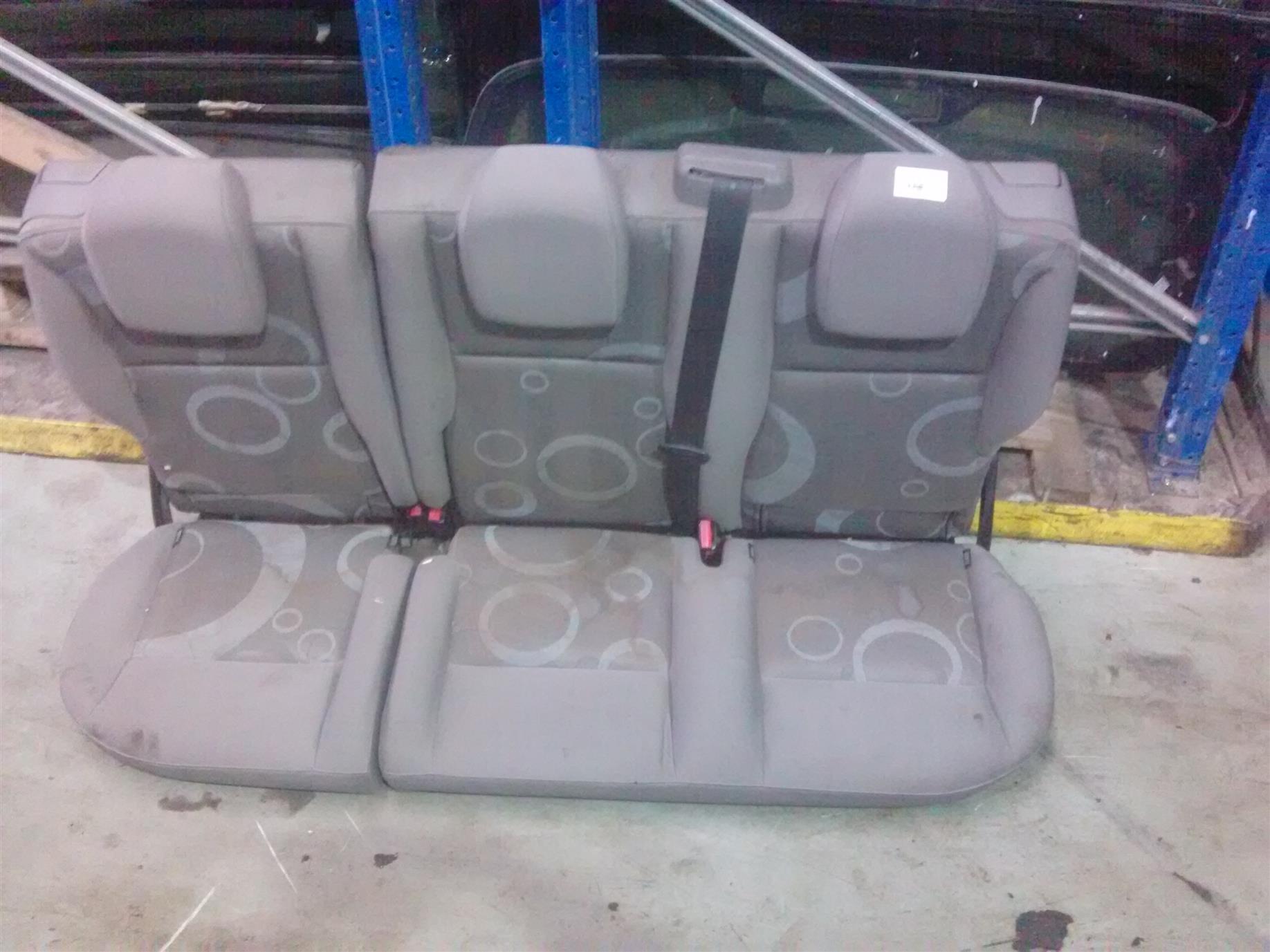 Bancheta spate Renault Kangoo 1.5 dci, an 2008, K9K-B8