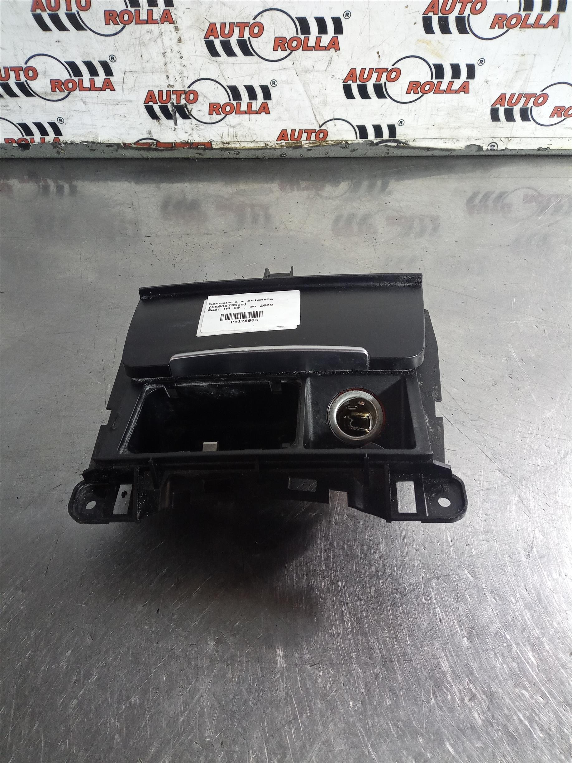 Scrumiera + bricheta (8k0857951c) Audi A4 B8 , an 2009