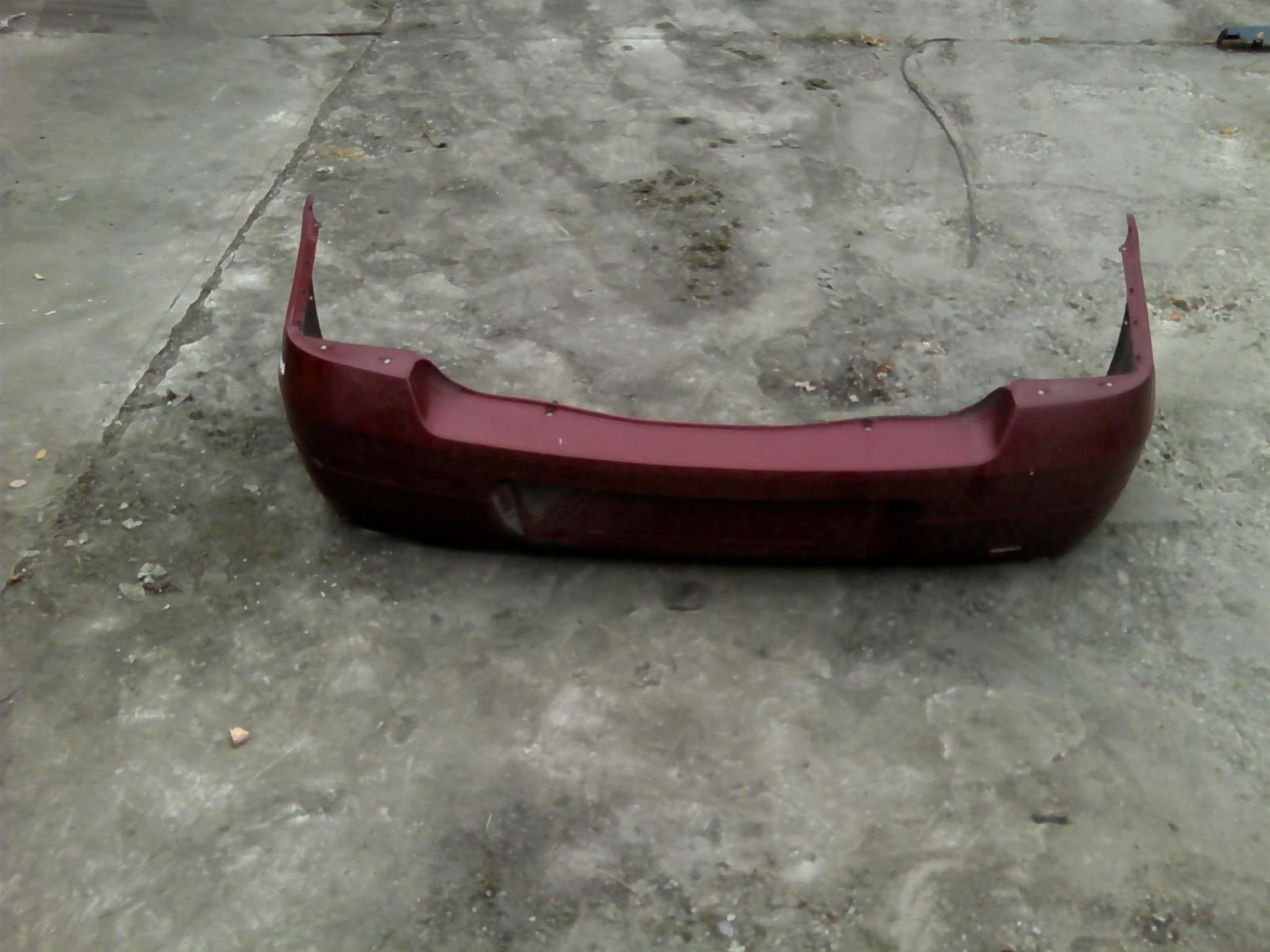 bara spate Renault Clio 2
