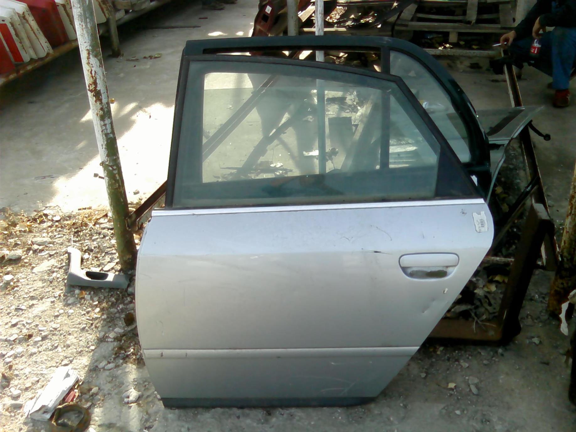 usa stanga spate completa Audi A6, an 2002