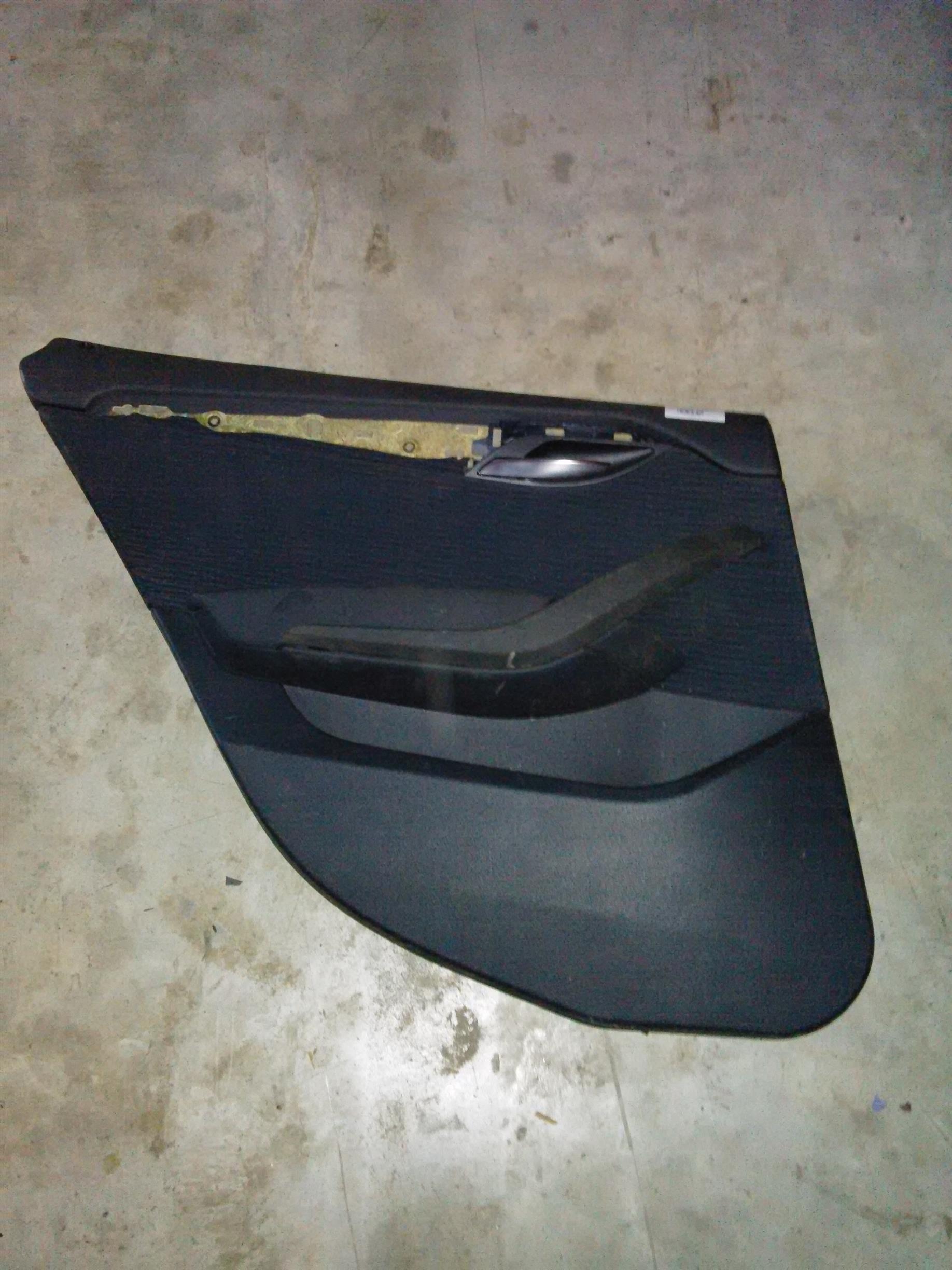 tapiterie usa stanga spate BMW X1 E84, an 2012