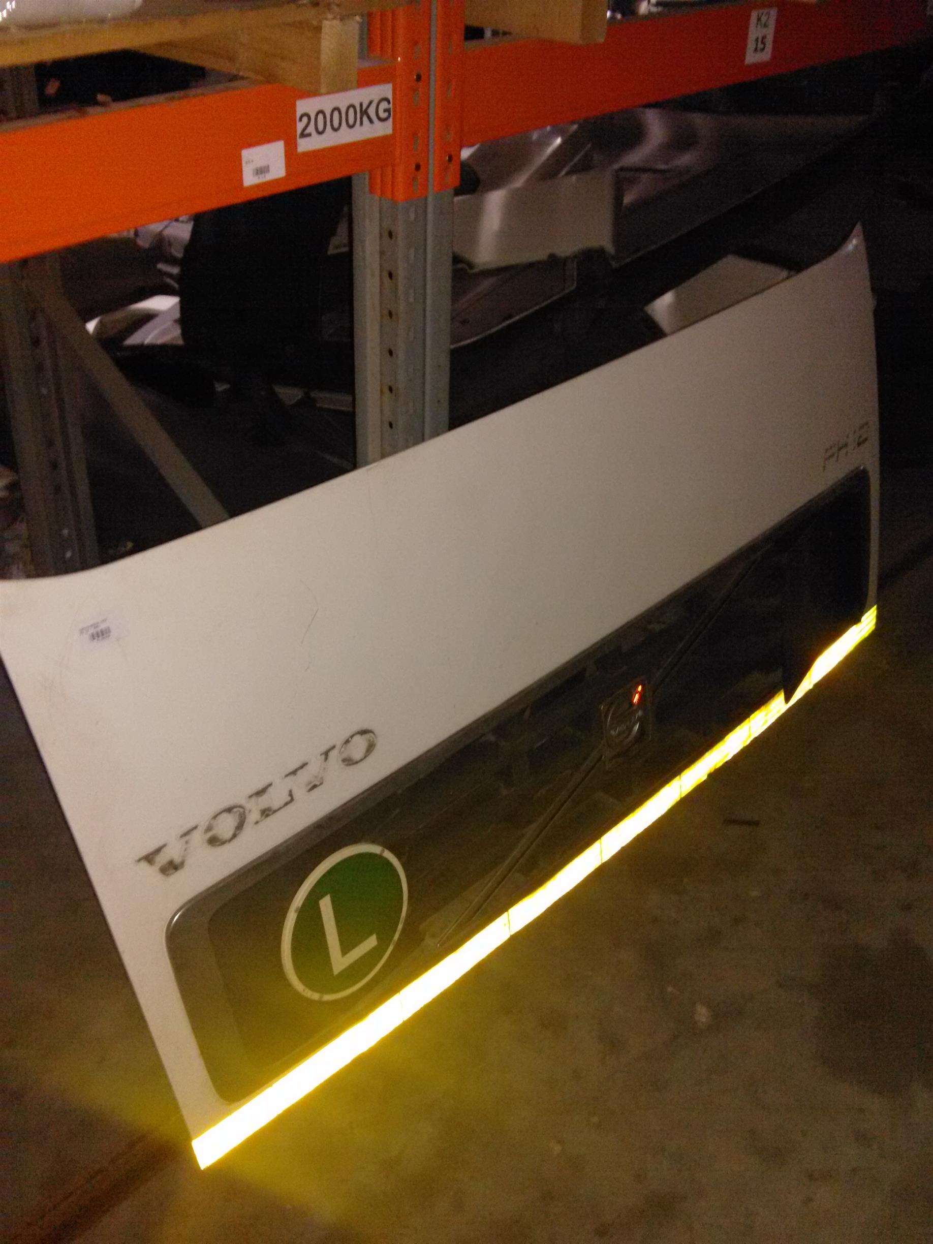 capota si masca fata Volvo FH12, an 2003