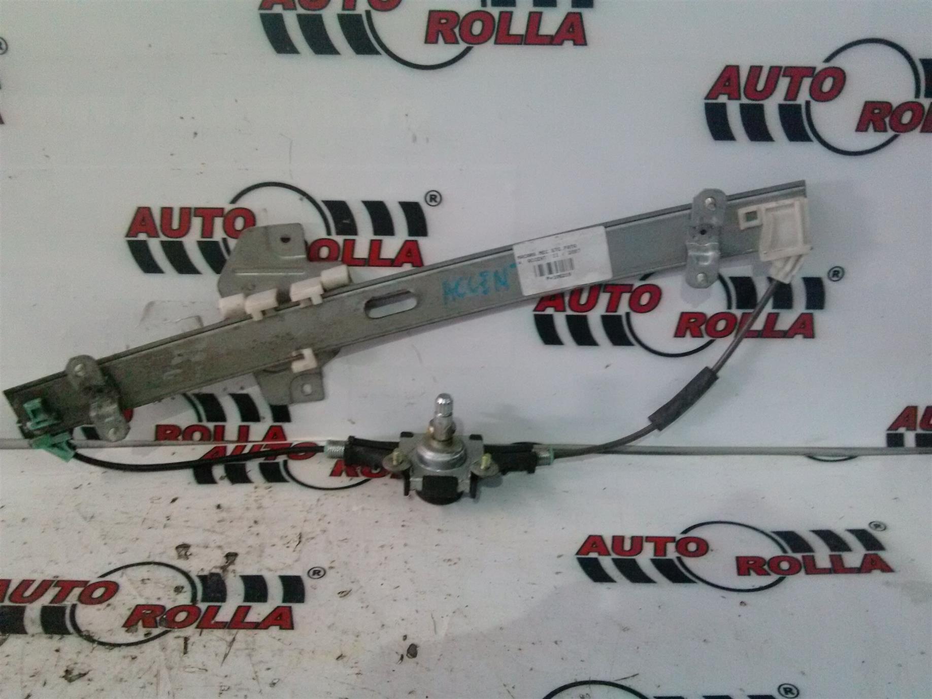macara mecanica stanga fata Hyundai Accent, an 2007
