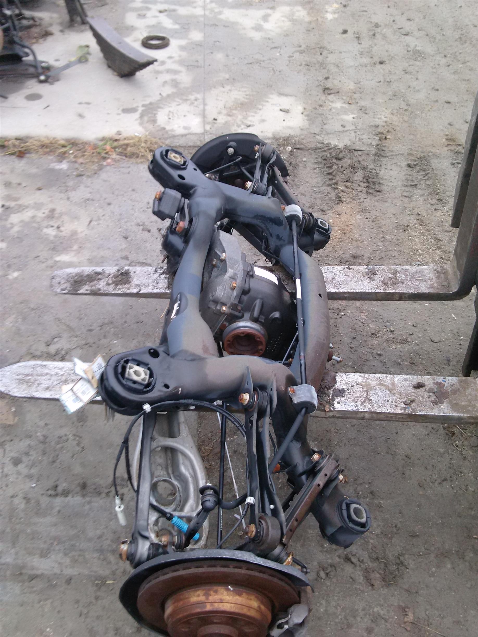 punte spate completa BMW X1 E84, an 2012