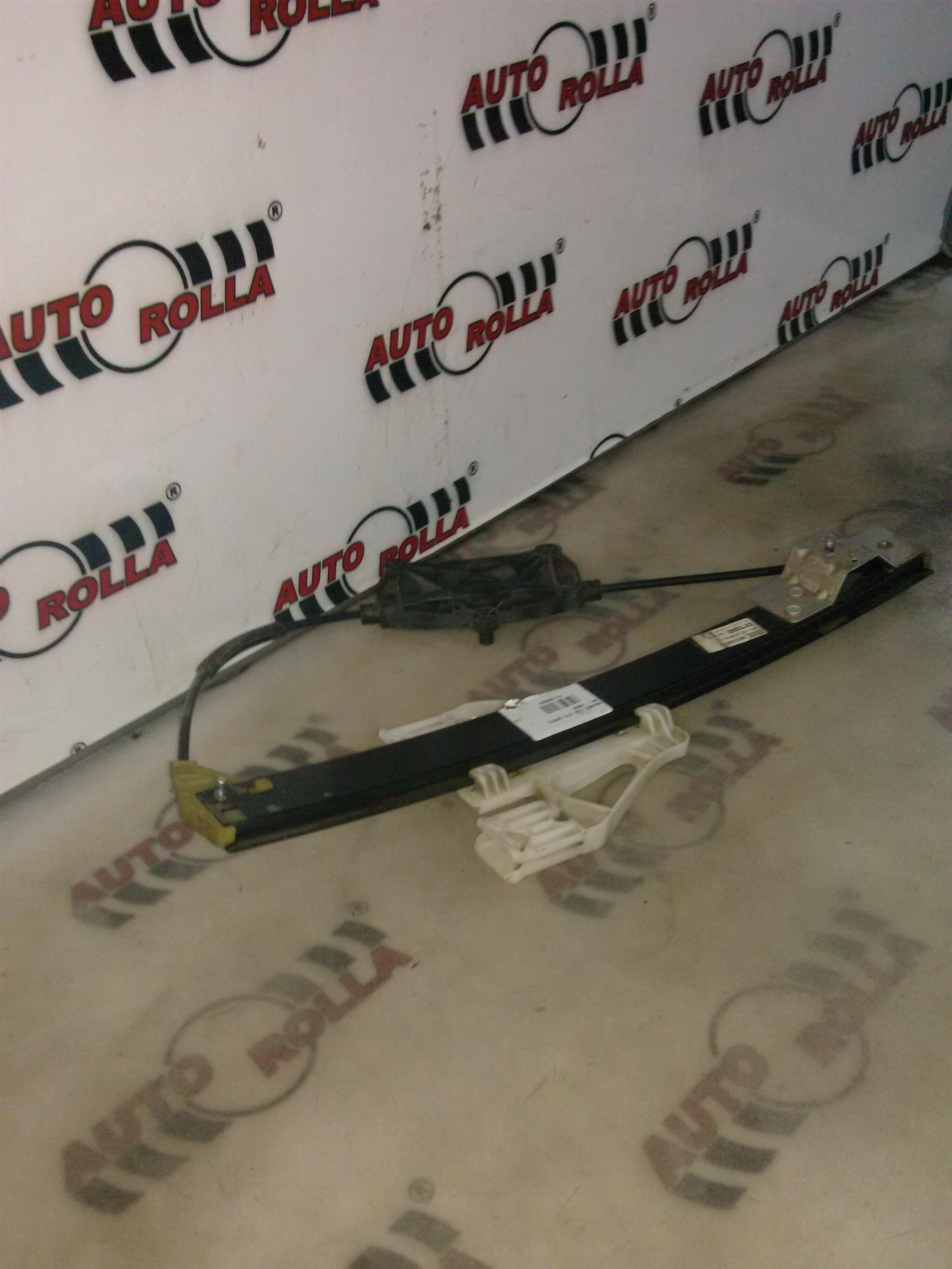 macara usa stanga spate Audi A4, an 2009
