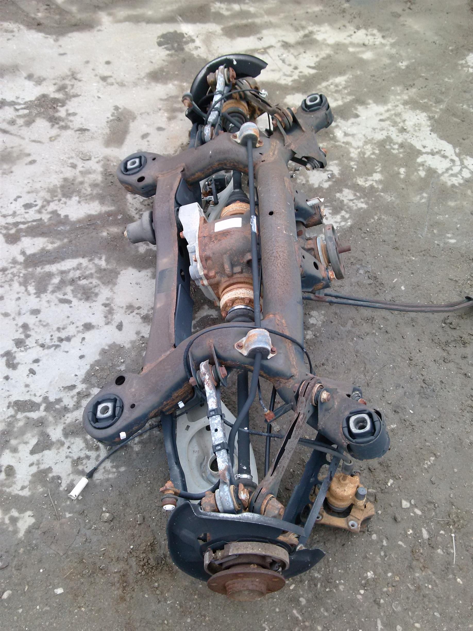punte spate completa BMW E90