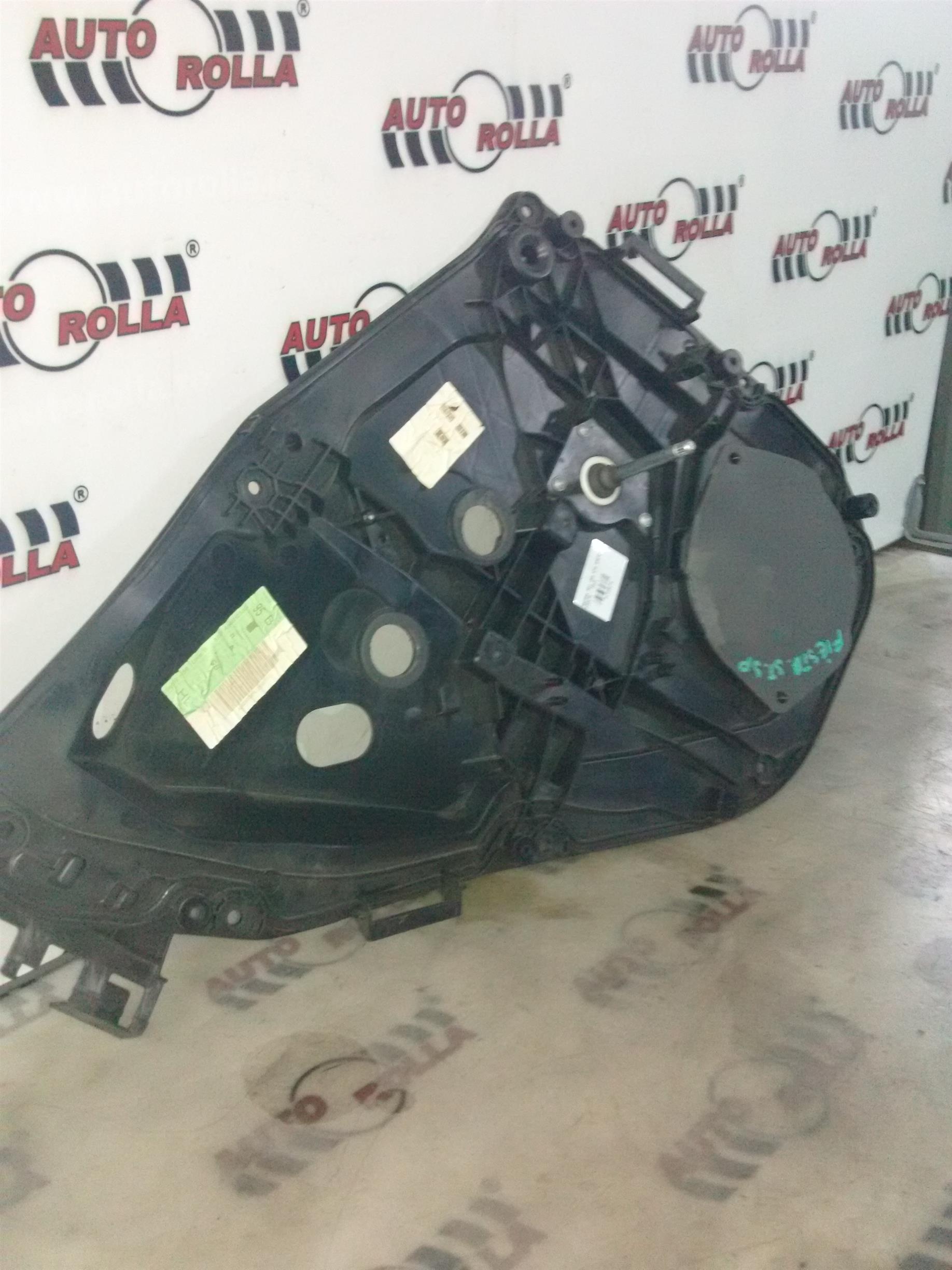 macara mecanica usa stanga spate Ford Fiesta, an 2011