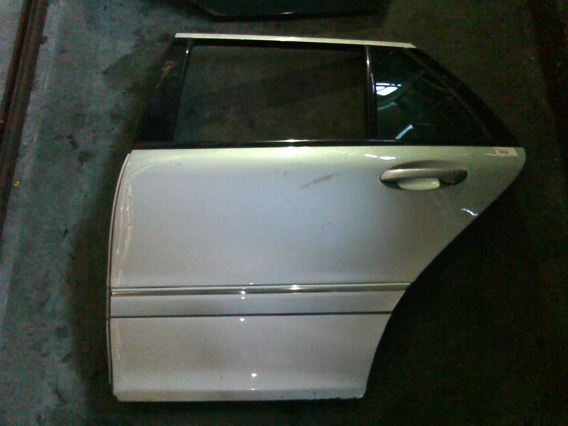 usa stanga spate completa break Mercedes Cclass W203, break