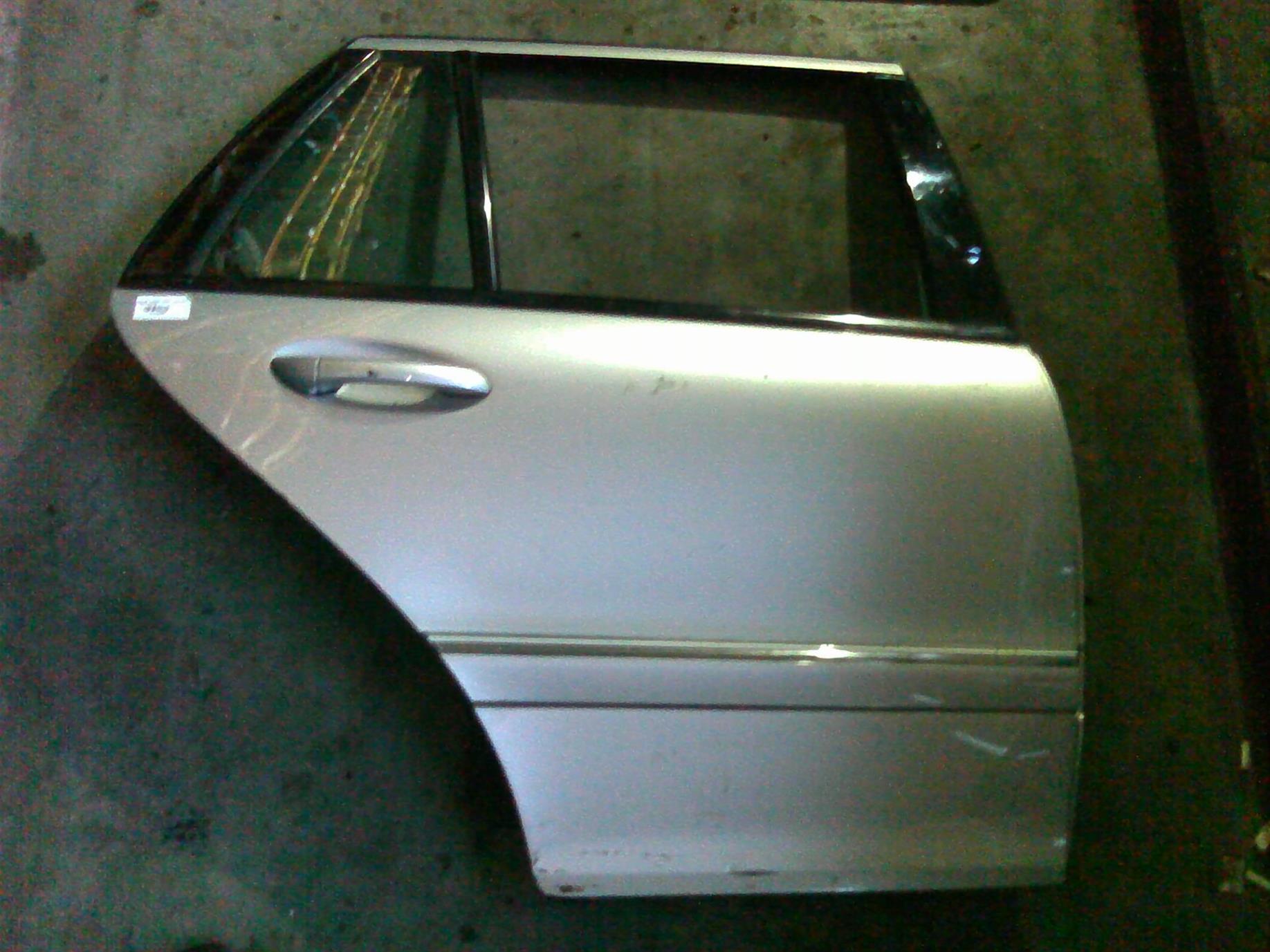 usa dreapta spate completa break Mercedes Cclass W203, break