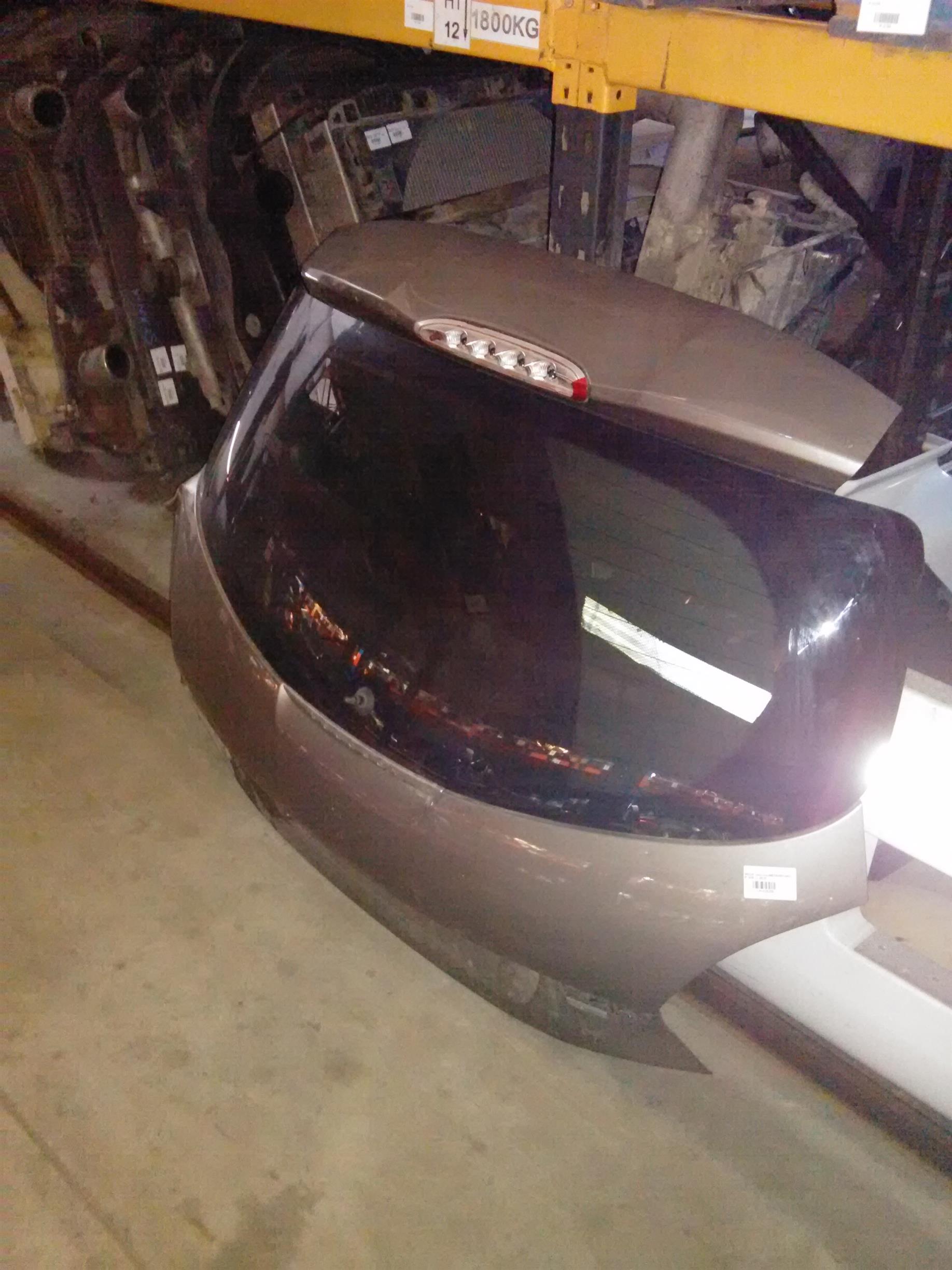 haion lovit si luneta si motoras Peugeot 208 an 2015