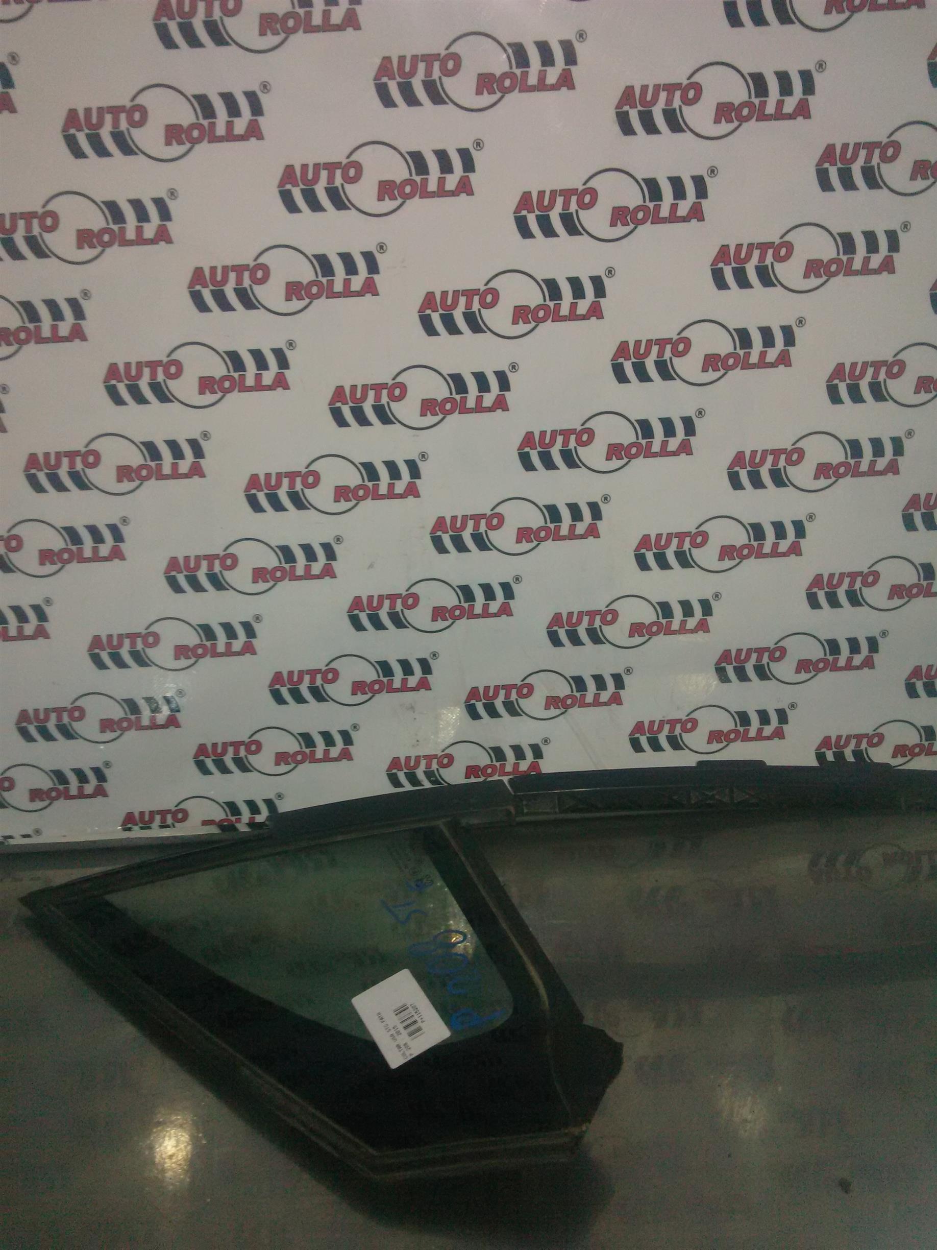 Geam coltar usa stanga fata Peugeot 208 an 2015