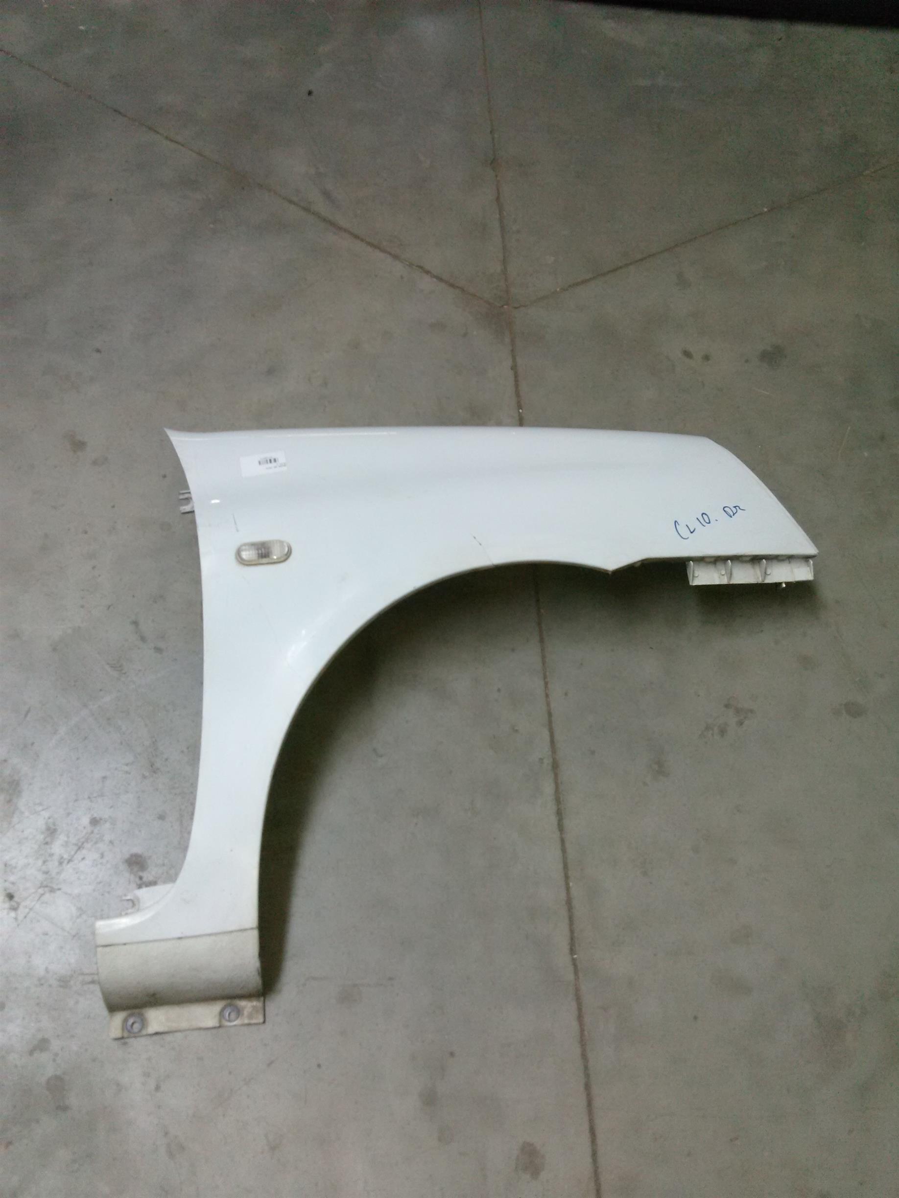 aripa dreapta fata Renault Clio 2