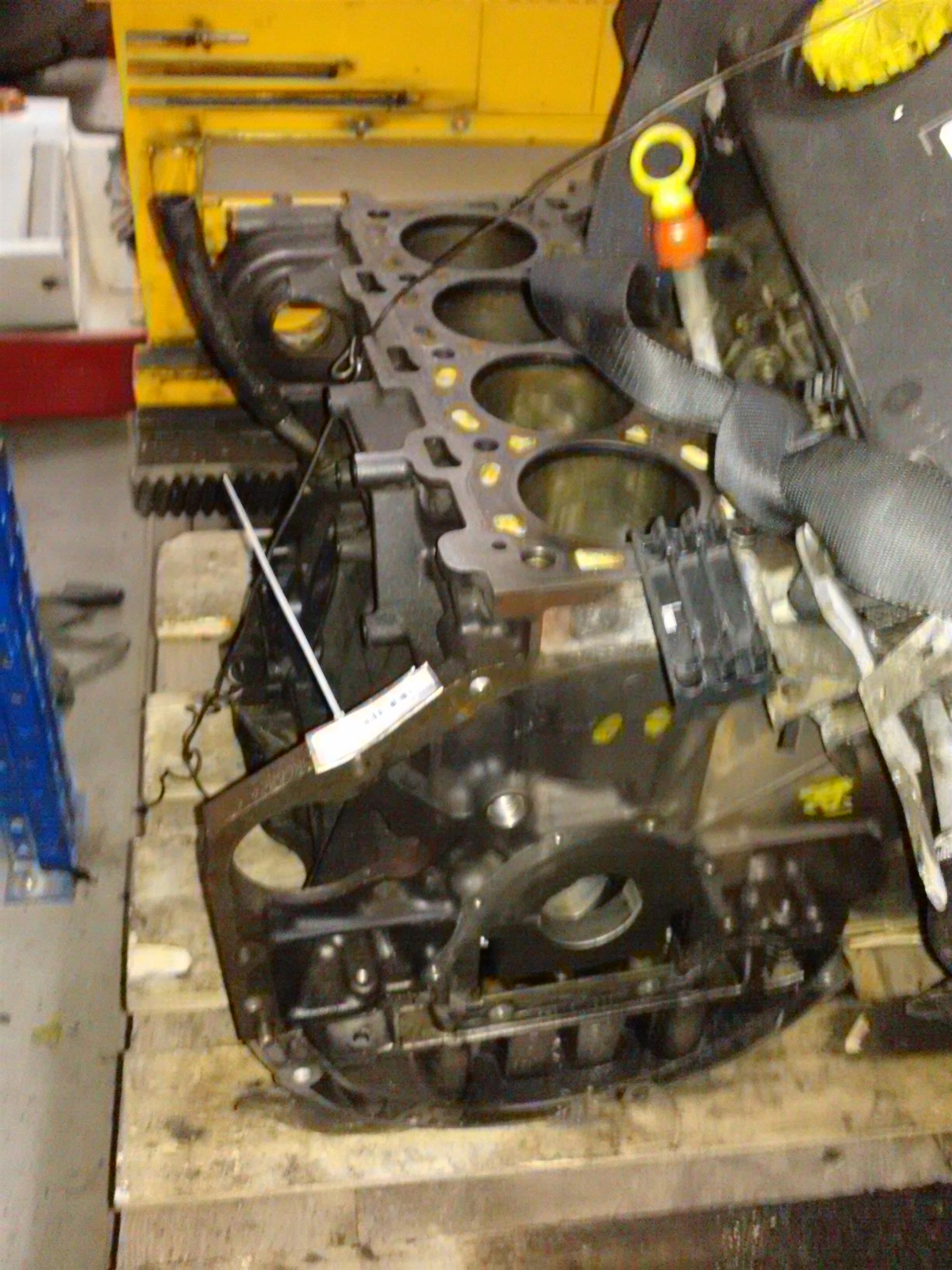bloc motor m9r fara arbore Nissan X-trail 2.0D