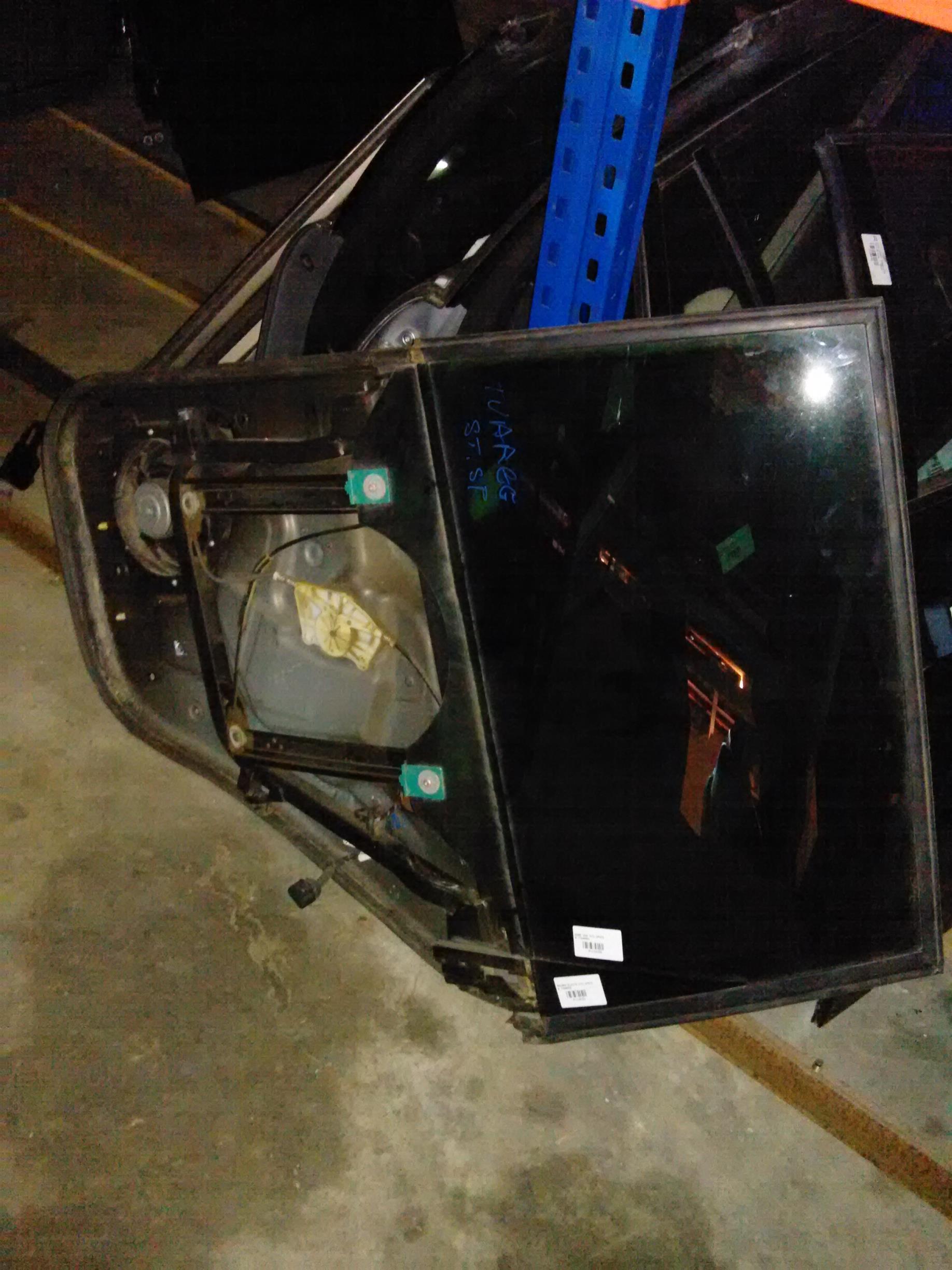 macara electrica stanga spate Volkswagen Touareg