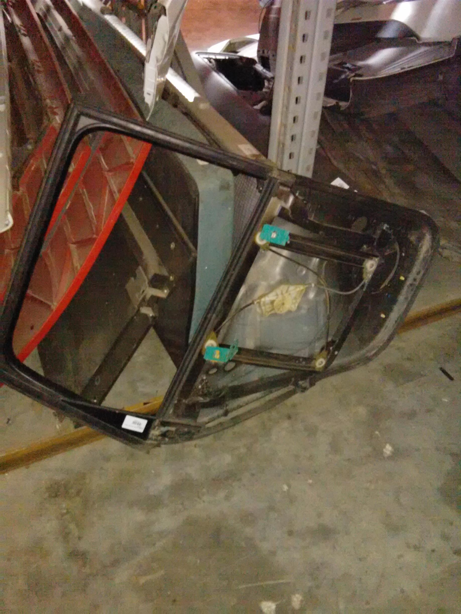 macara electrica usa dreapta spate Volkswagen Touareg