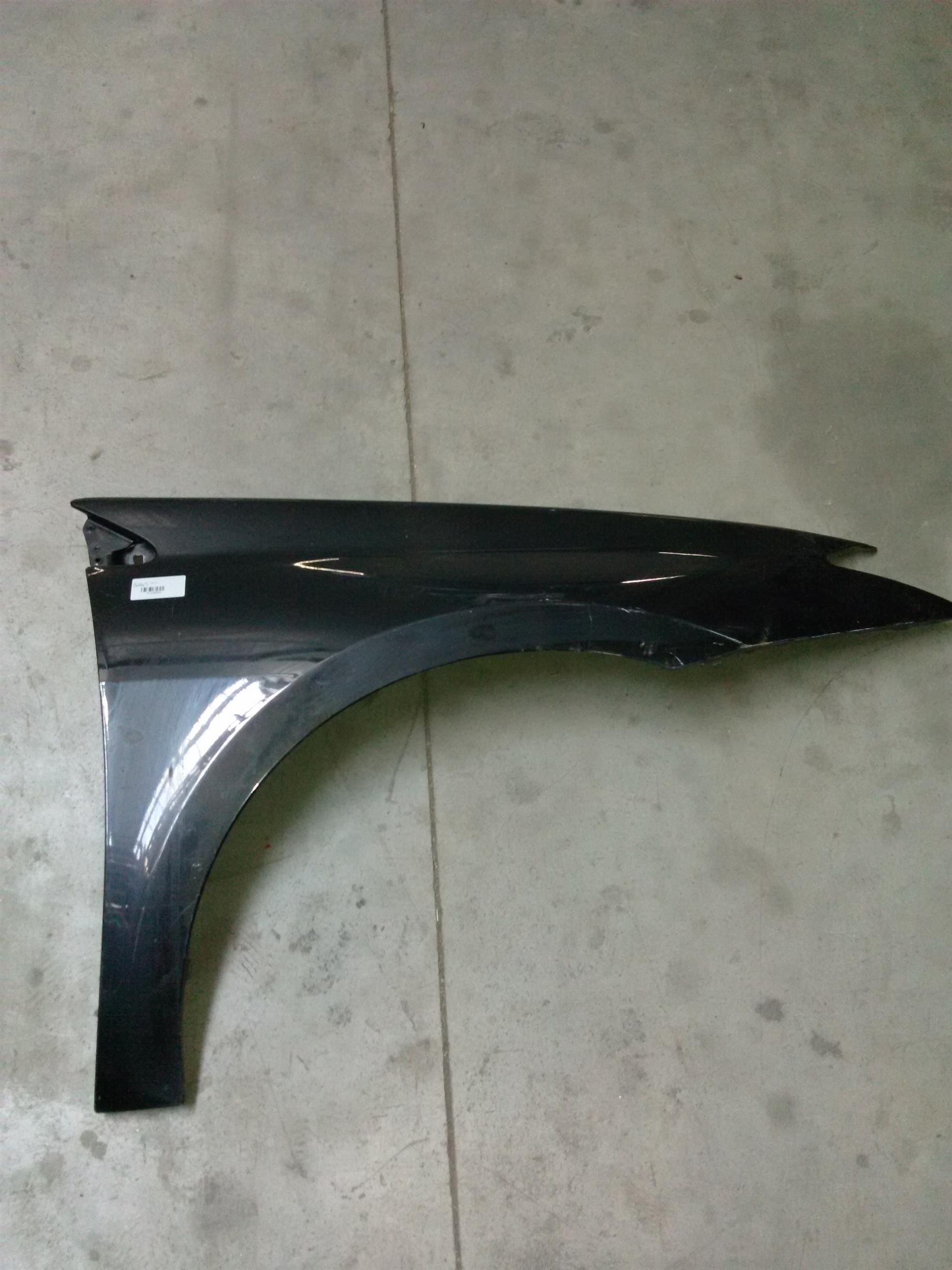 aripa dreapta fata Renault Laguna 3