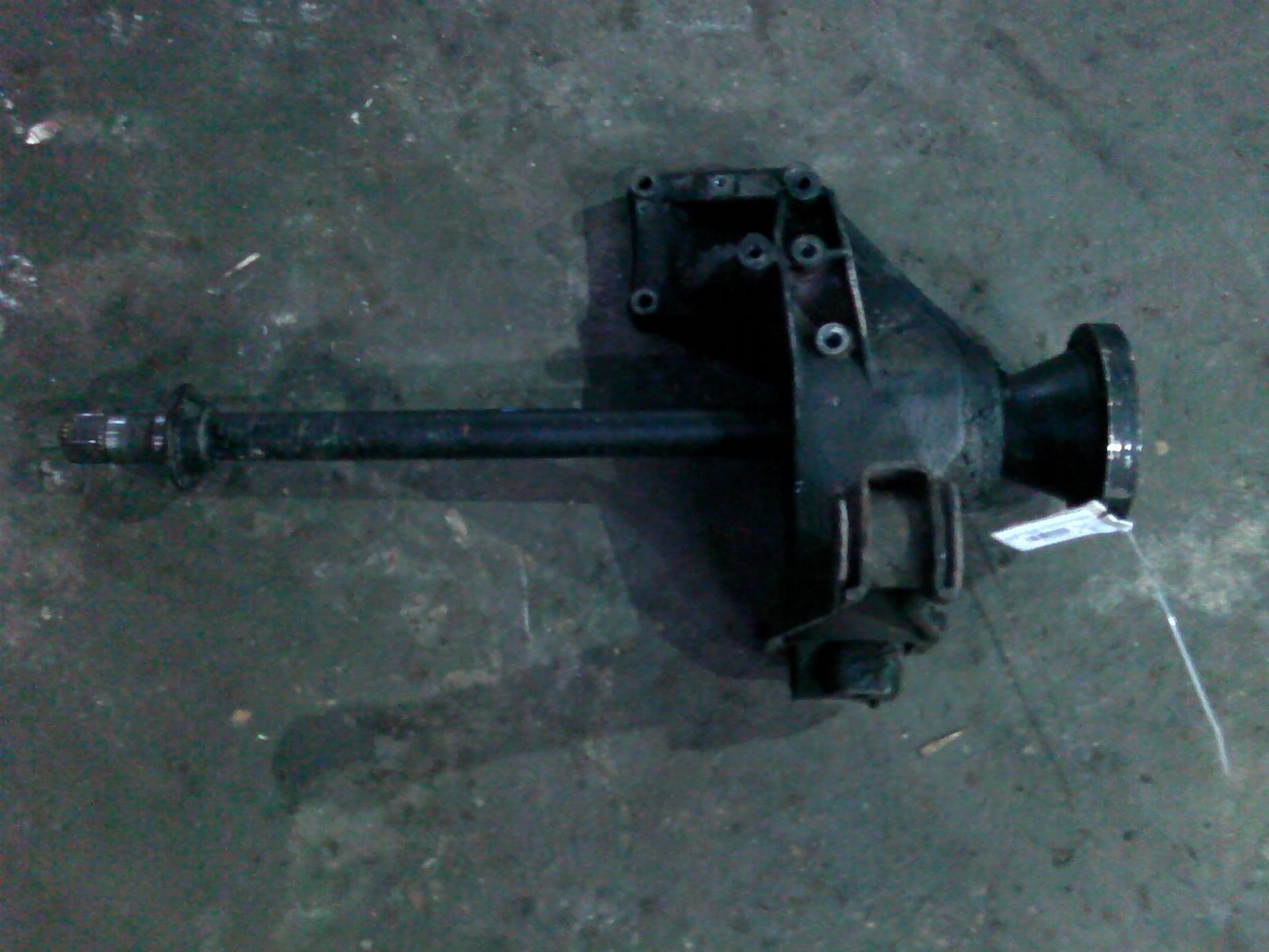 intermediar planetara si suport Mercedes Vito, an 2002
