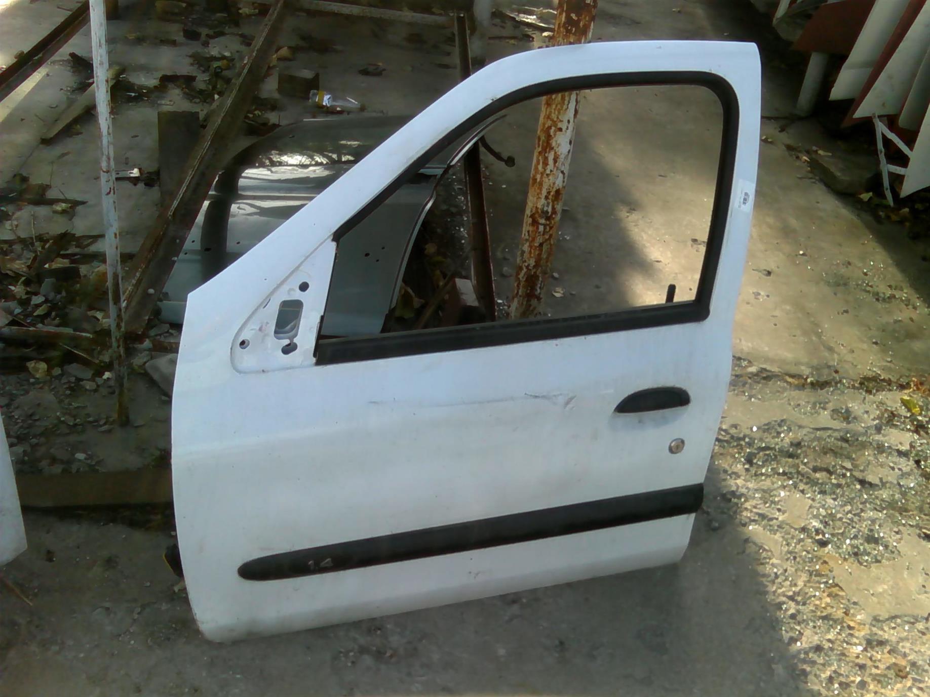 usa stanga fata goala Renault Clio 2