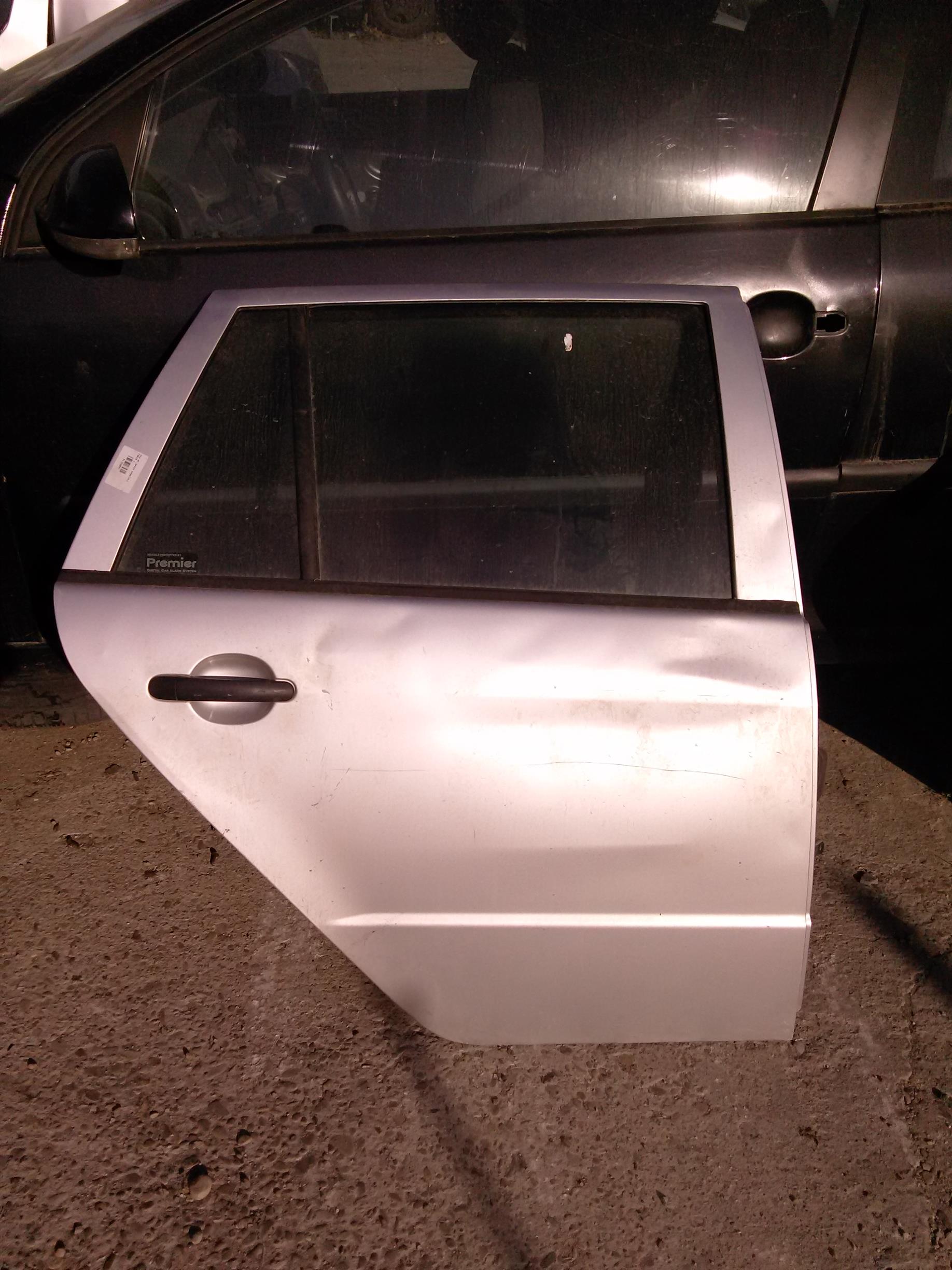 usa dreapta spate completa Skoda Fabia