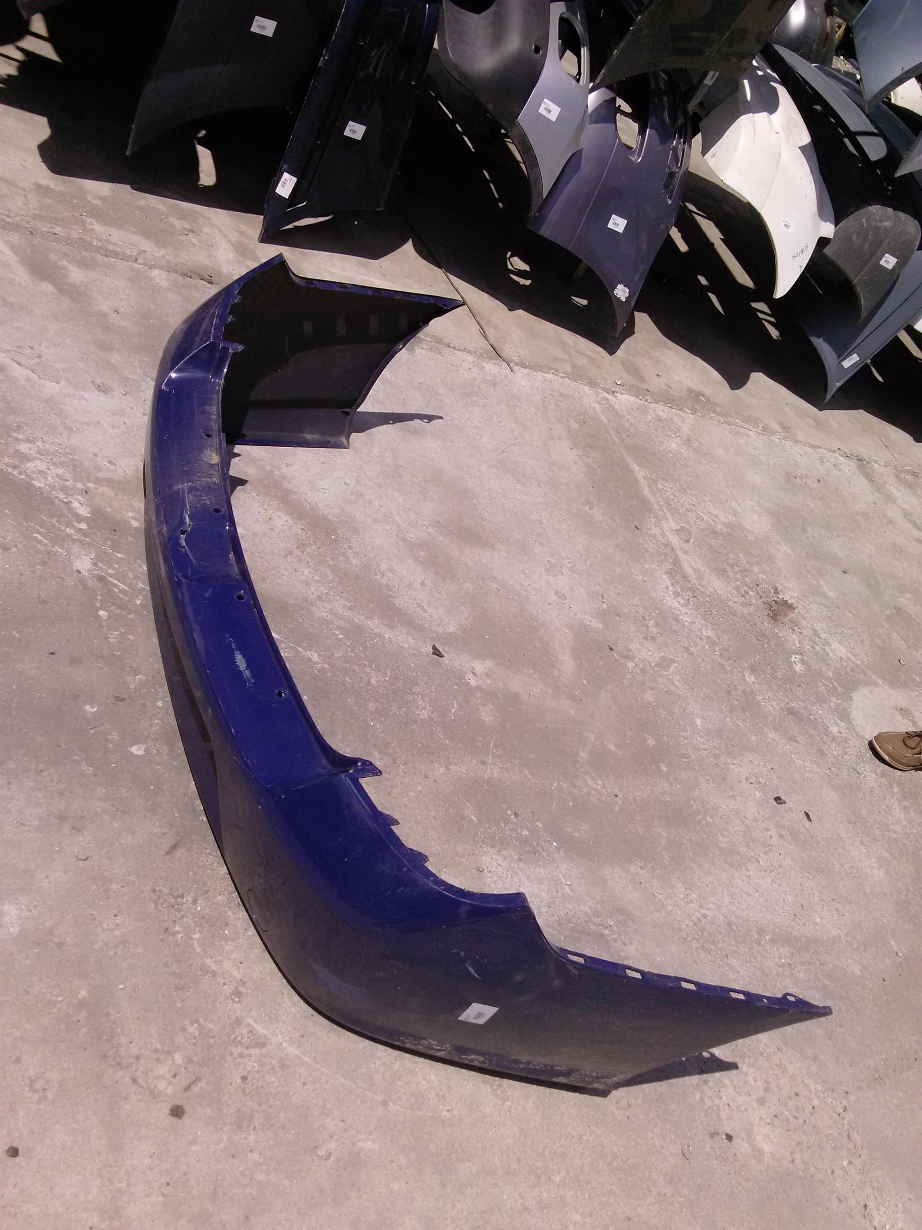 bara spate Renault Clio 2