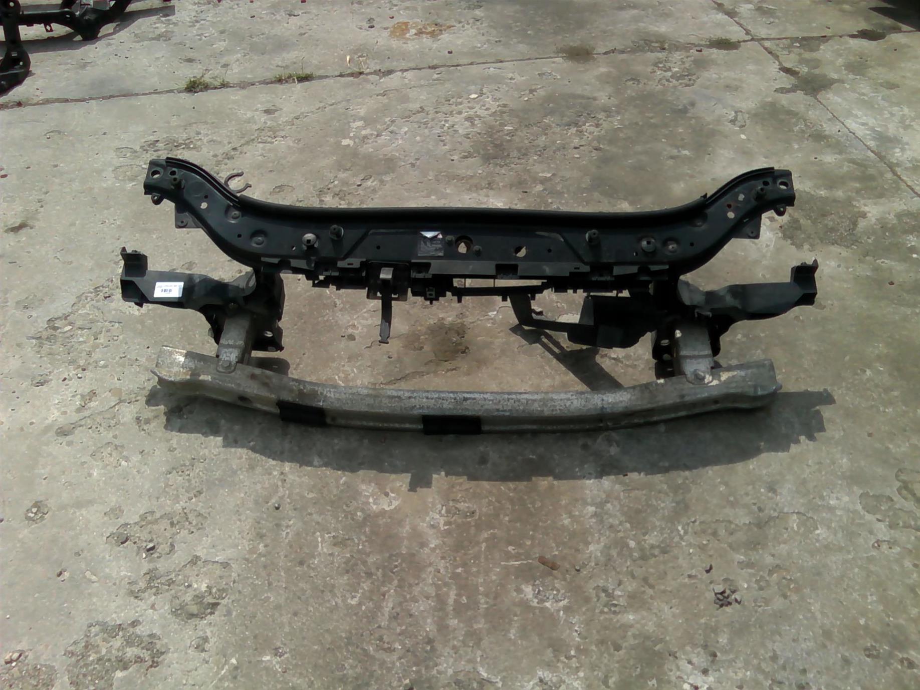 tragar si intaritura bara fata Renault Megane