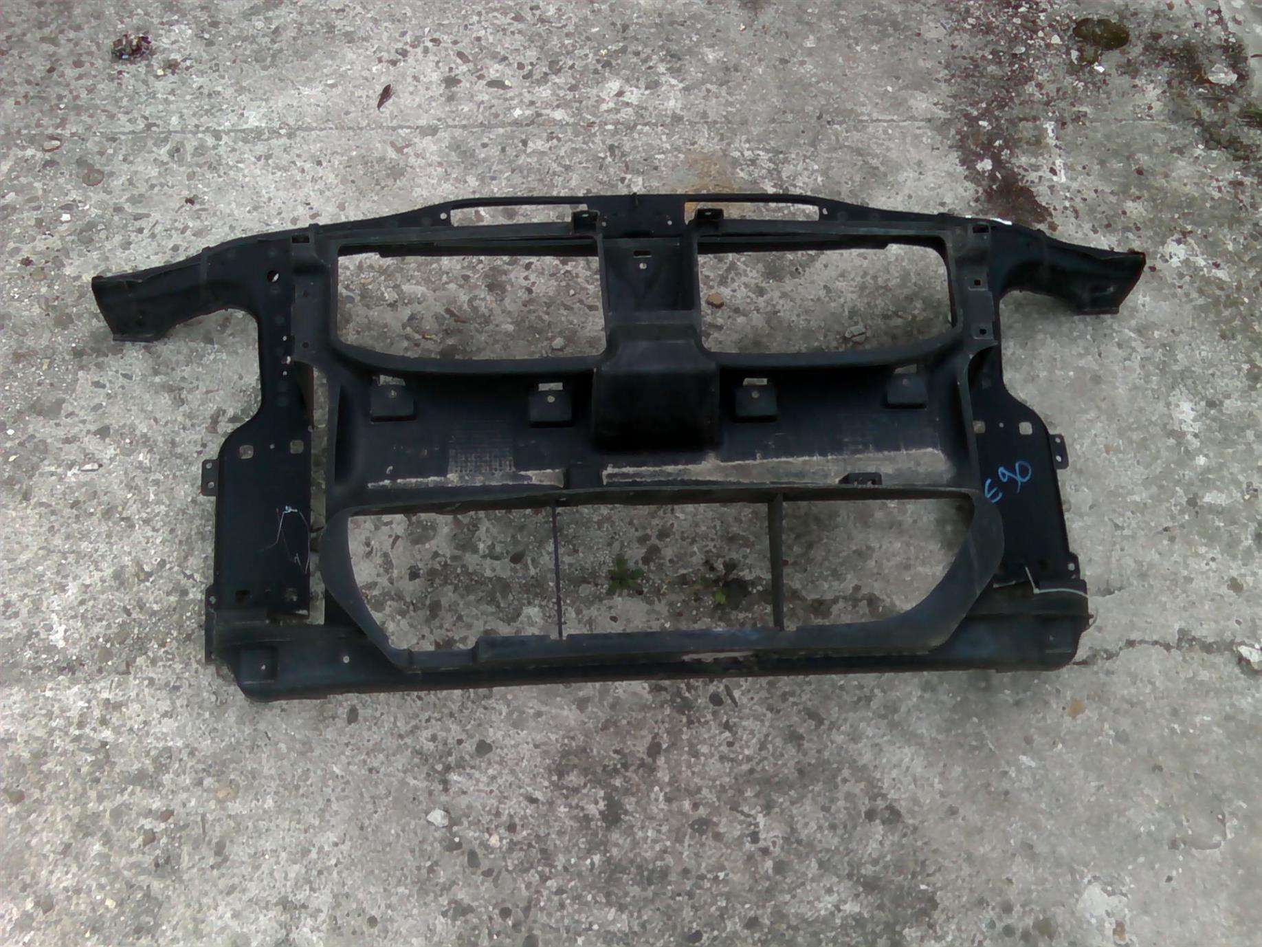 tragar fata BMW E90