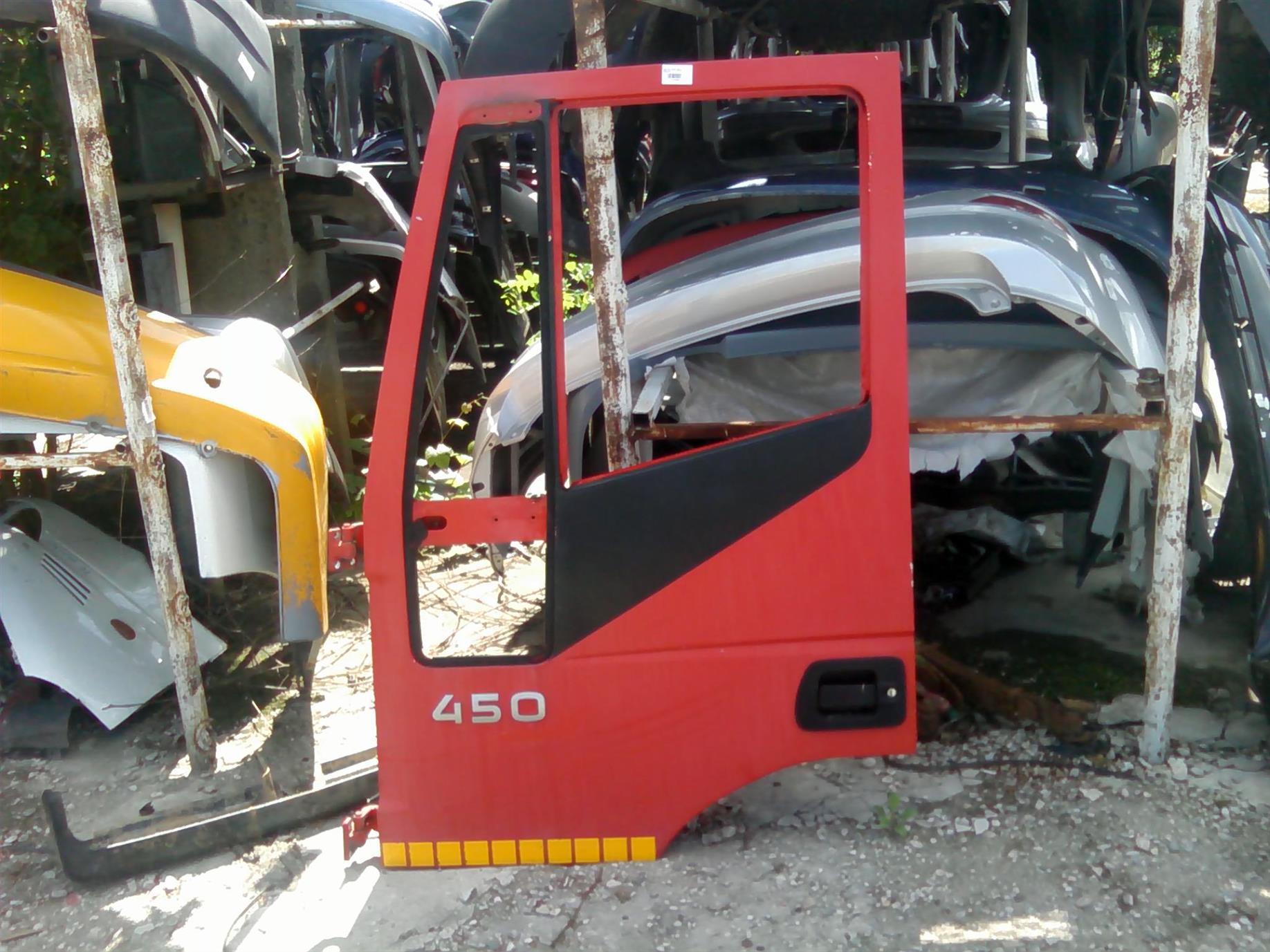 usa stanga fata goala Iveco Stralis