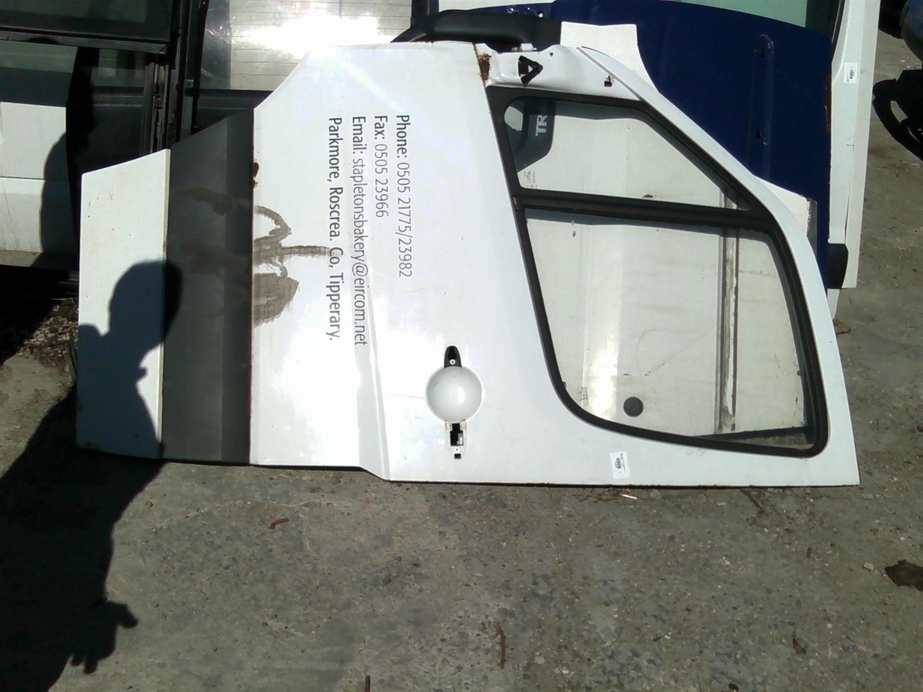 usa stanga fata completa Mercedes Sprinter, an 2008