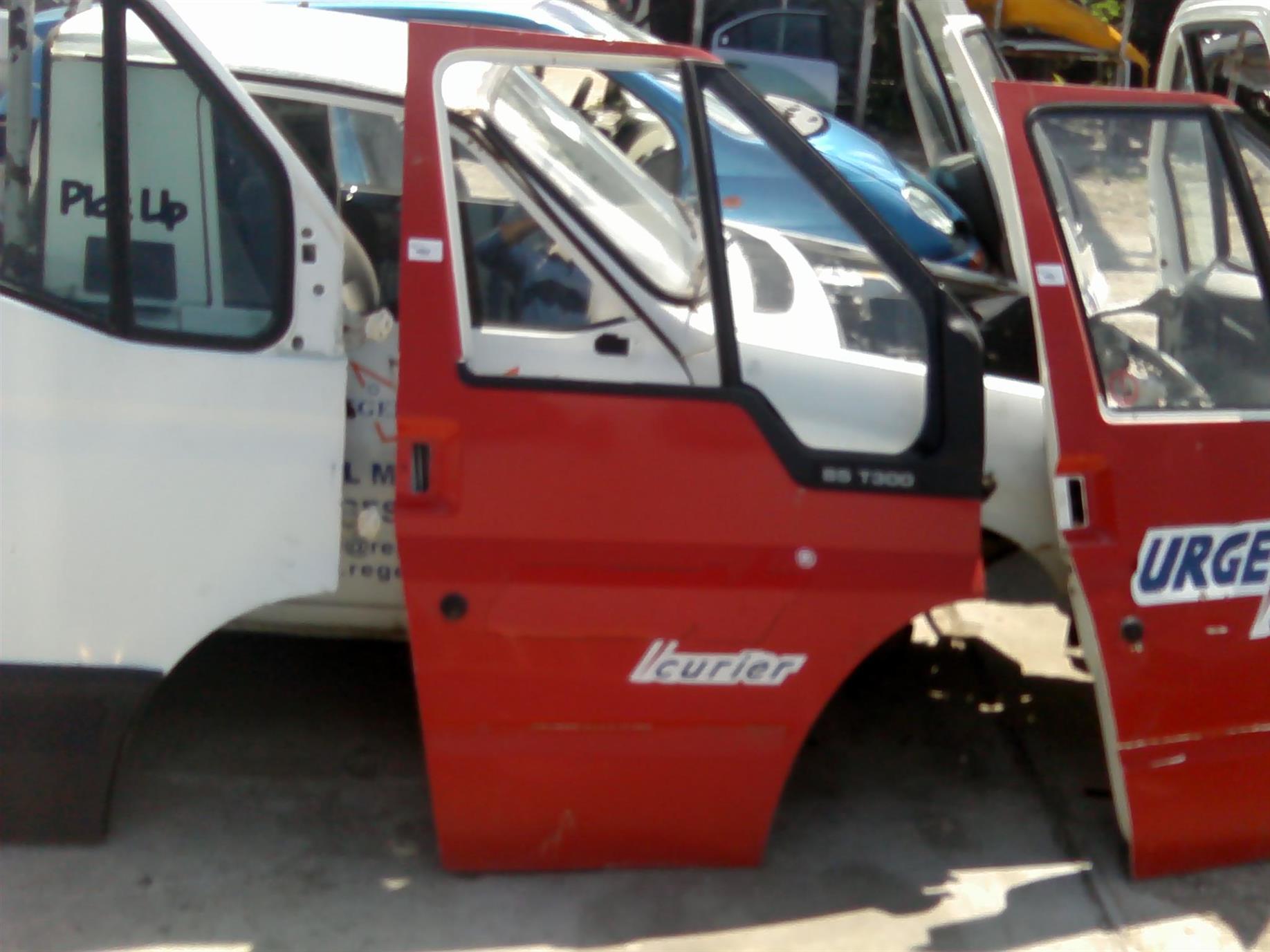 usa dreapta fata Ford Transit, an 2004