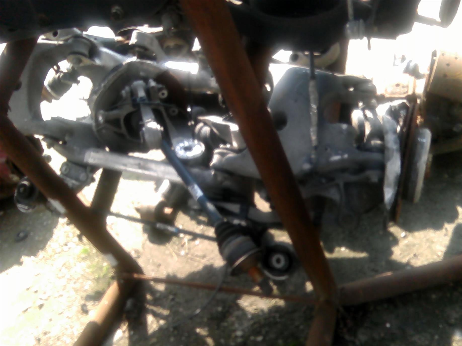 punte spate BMW F11, an 2010