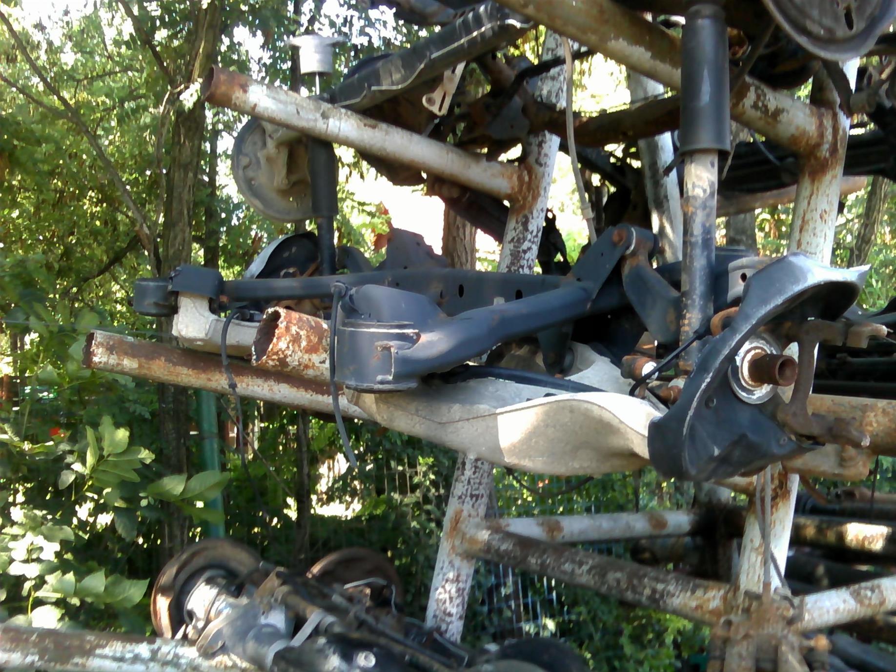 punte spate Audi A6, an 2002