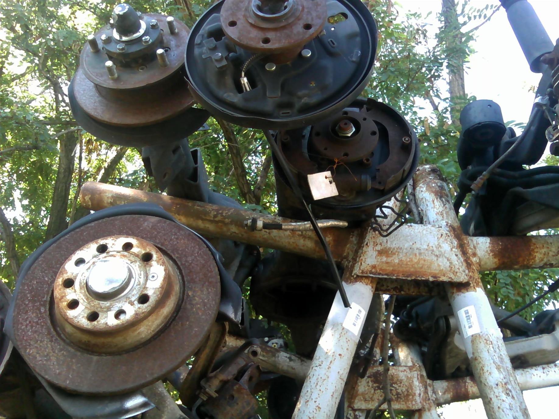 punte spate Mitsubishi L200, an 2008